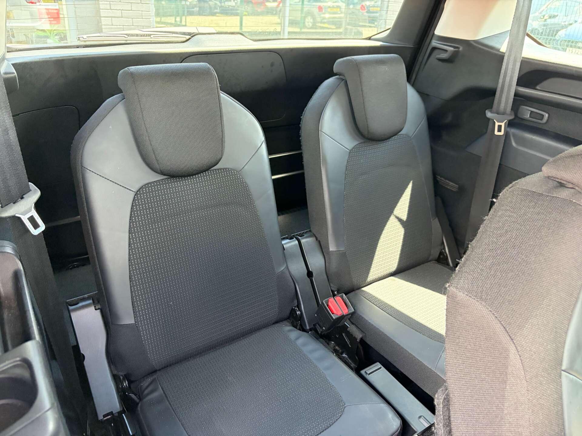 Citroen Grand C4 Spacetourer view 26