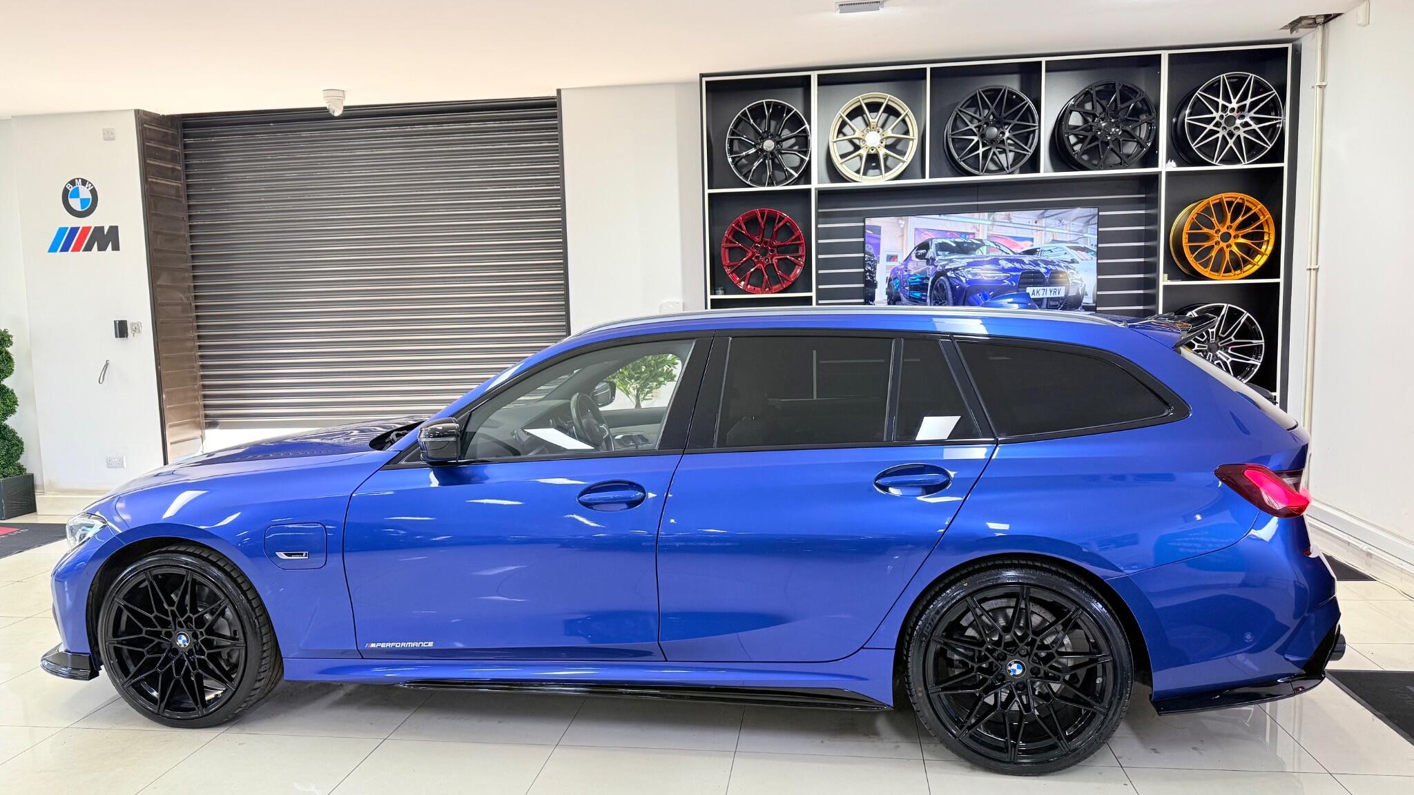 BMW 3 Series view 10