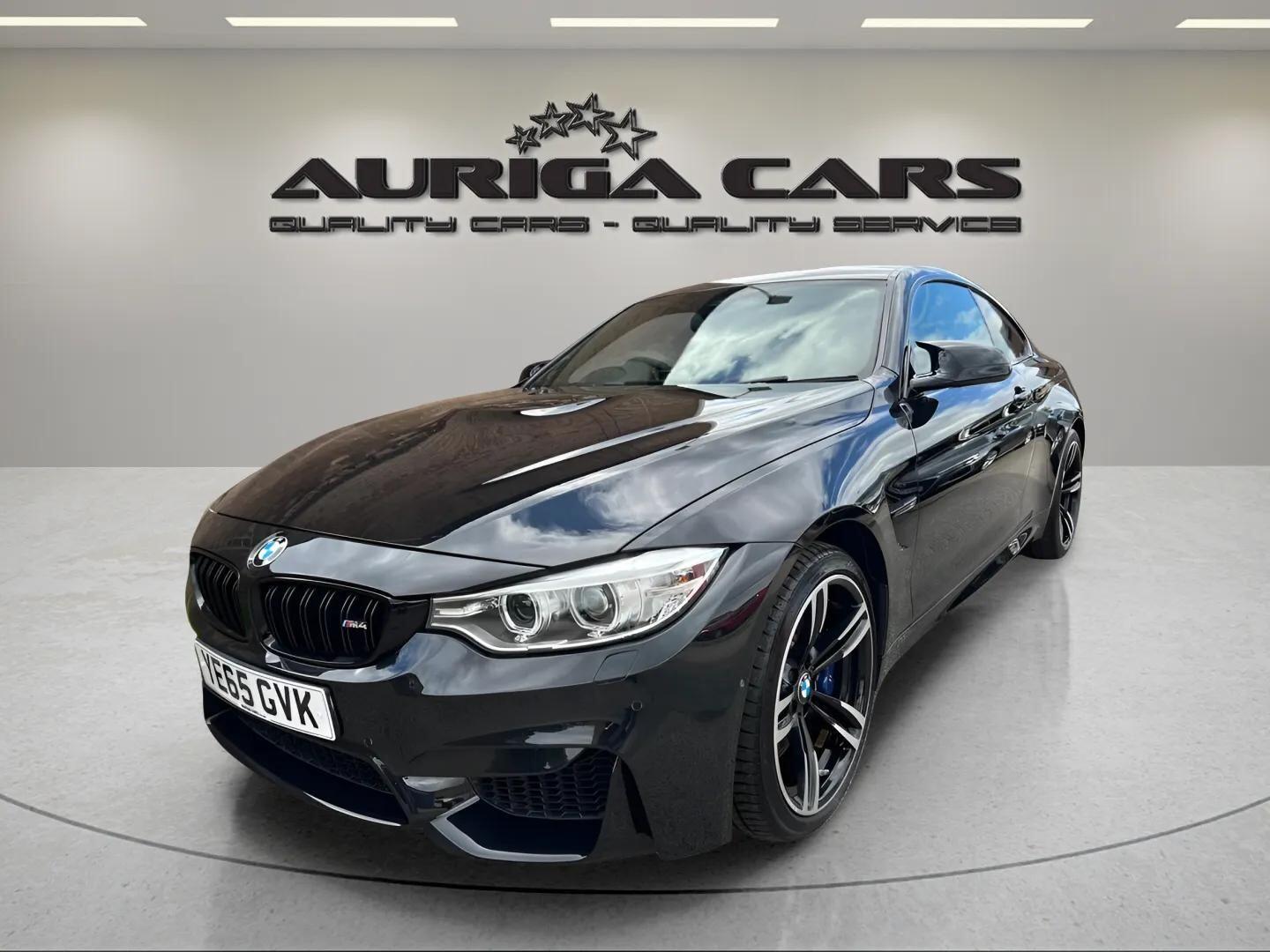 BMW M4 view 4