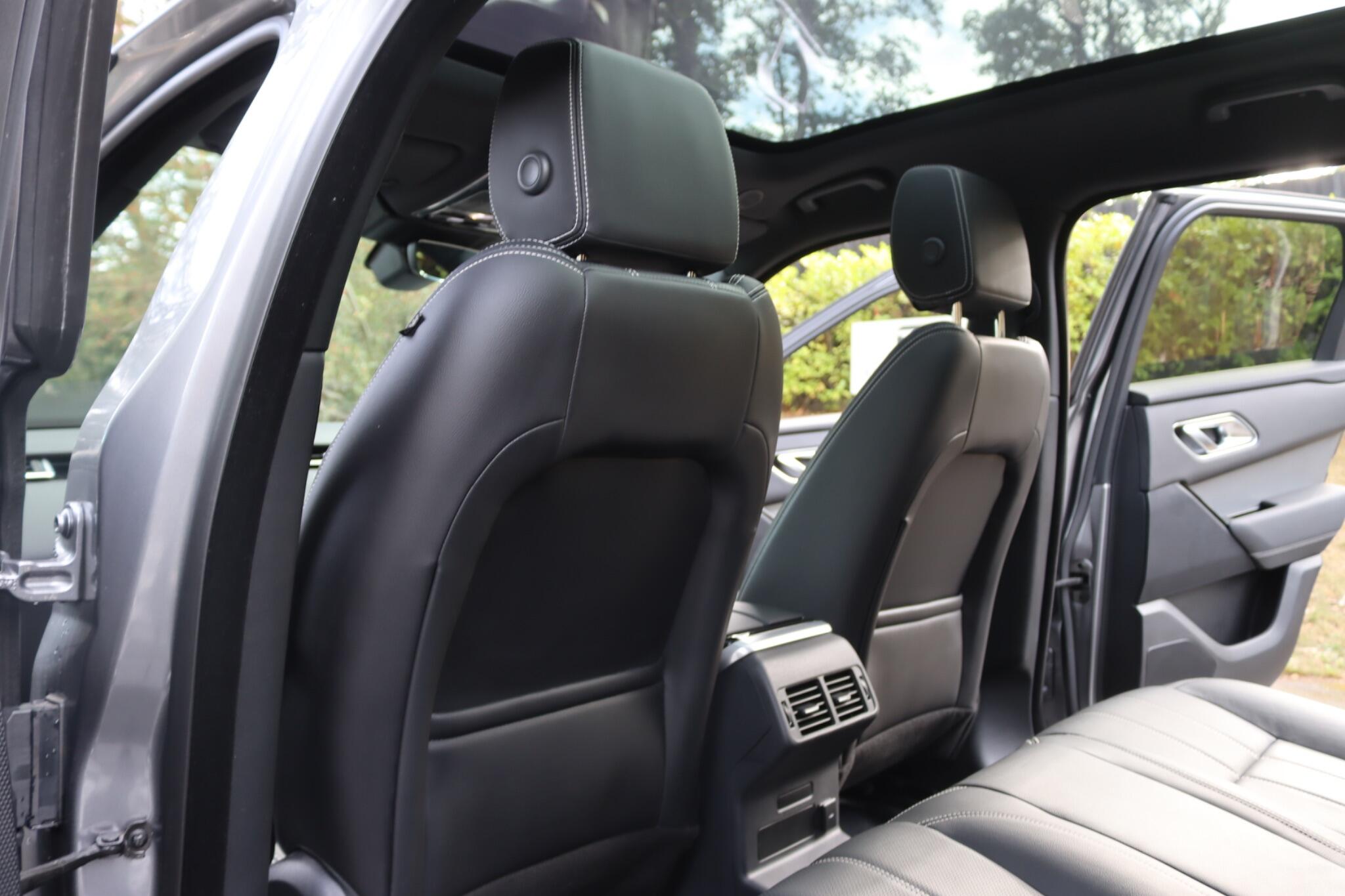 Land Rover Range Rover Velar view 4