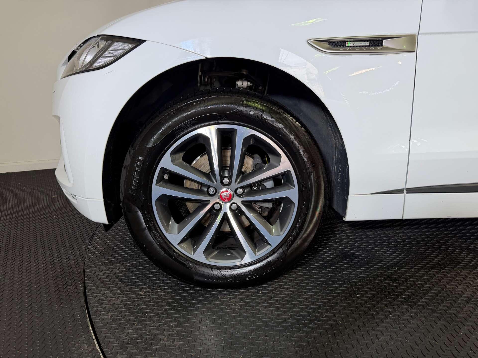 Jaguar F-Pace view 67