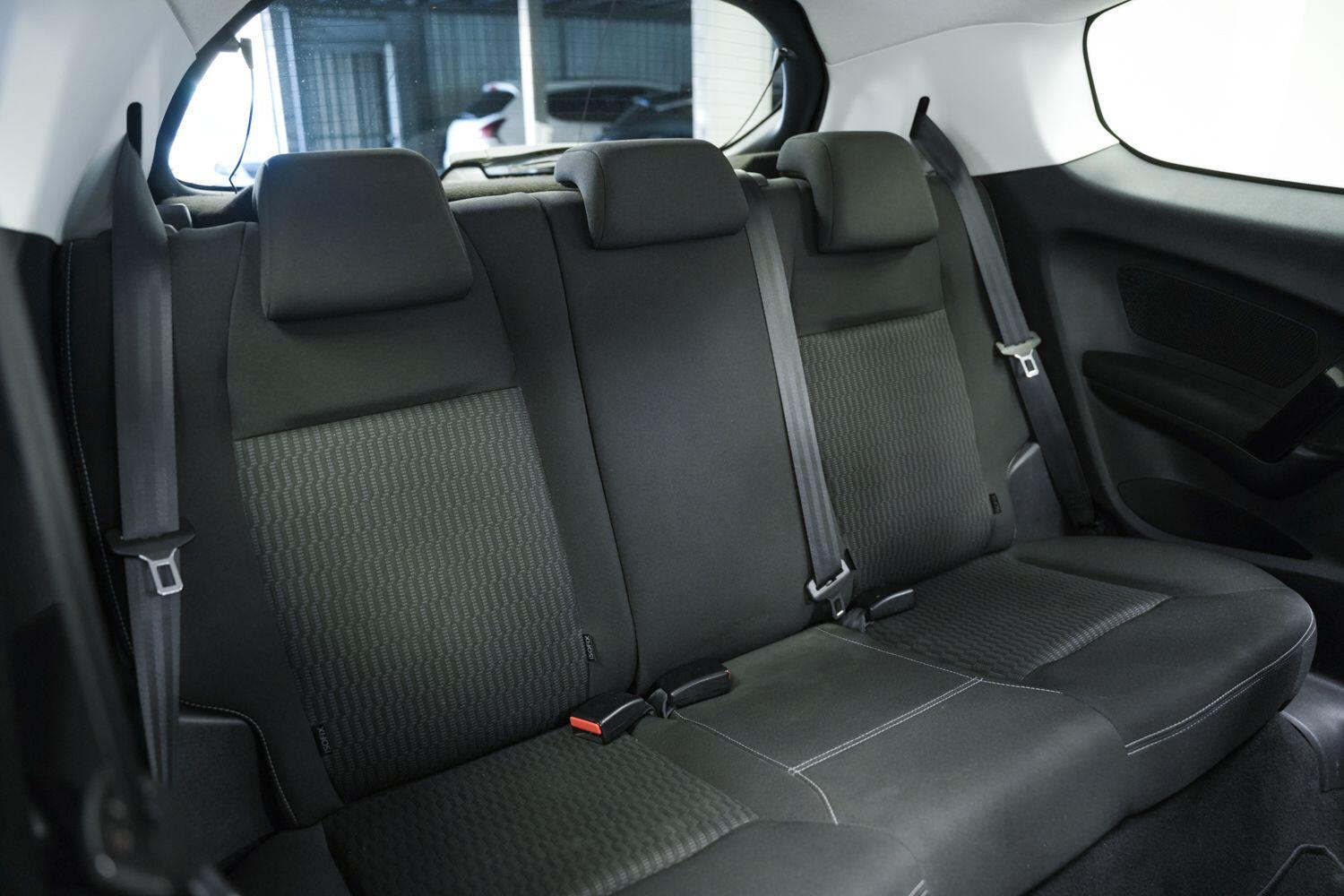 Peugeot 208 view 14