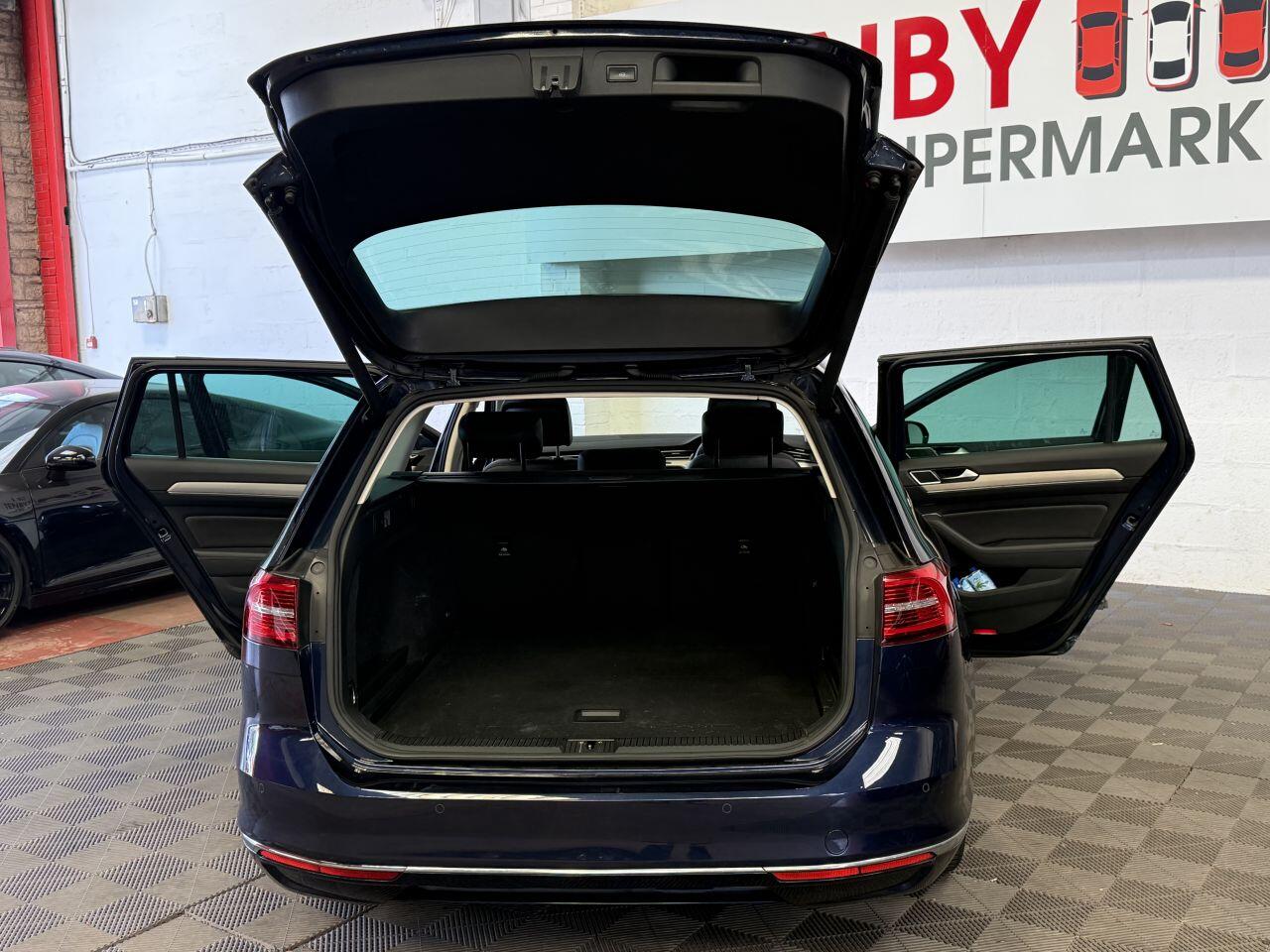 Volkswagen Passat view 15