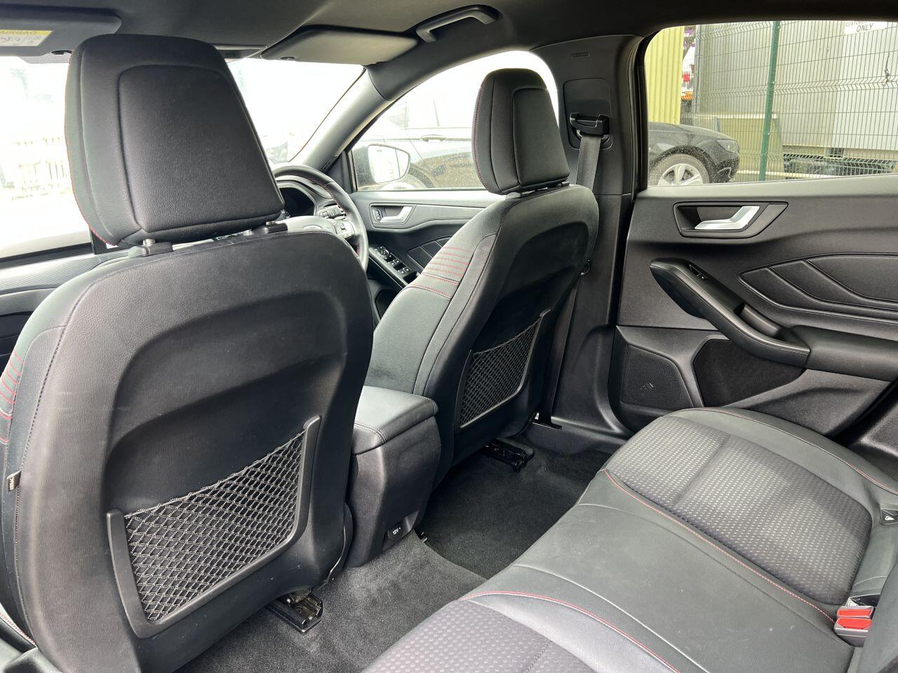Ford Focus view 25