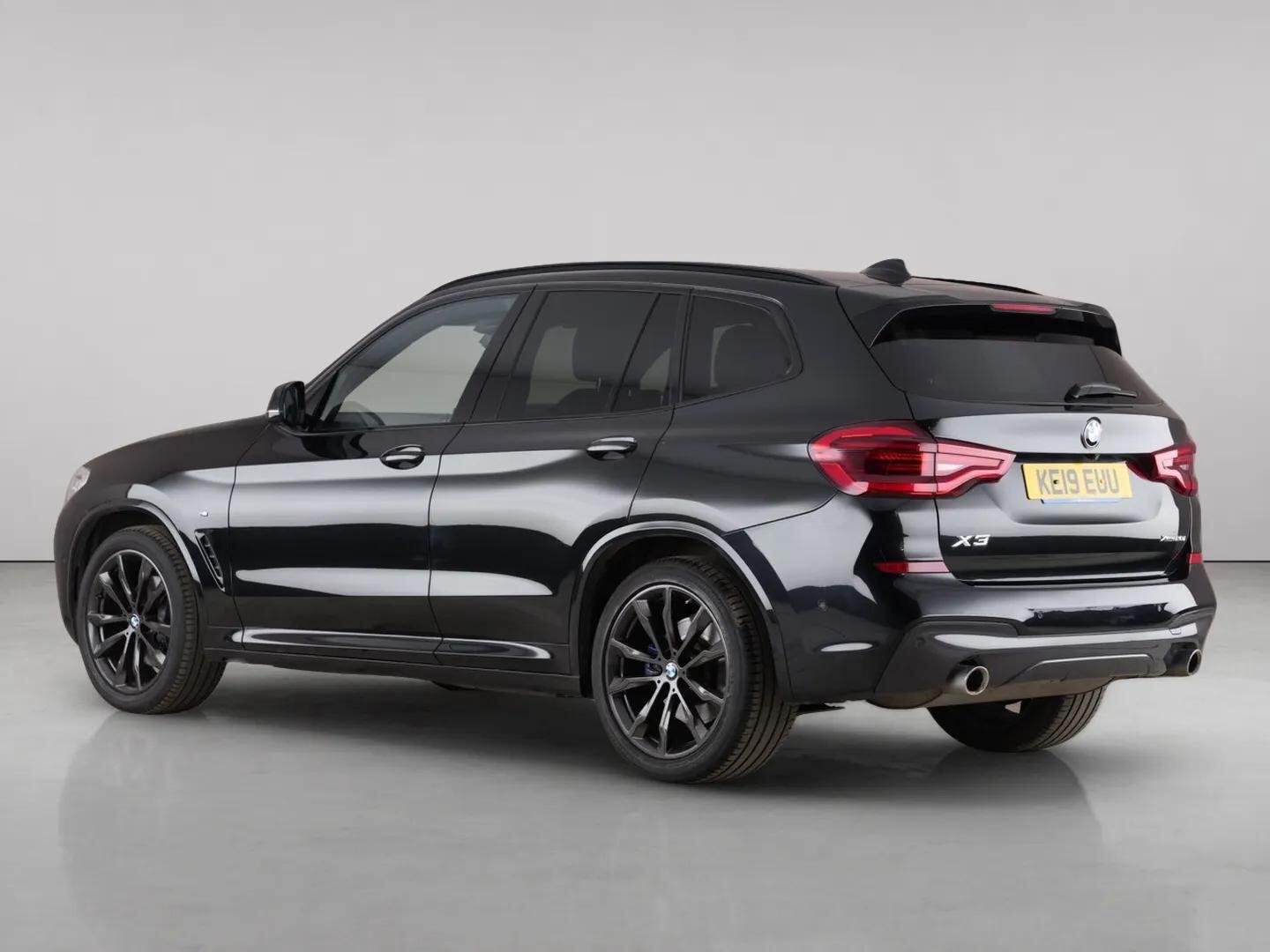 BMW X3 view 6