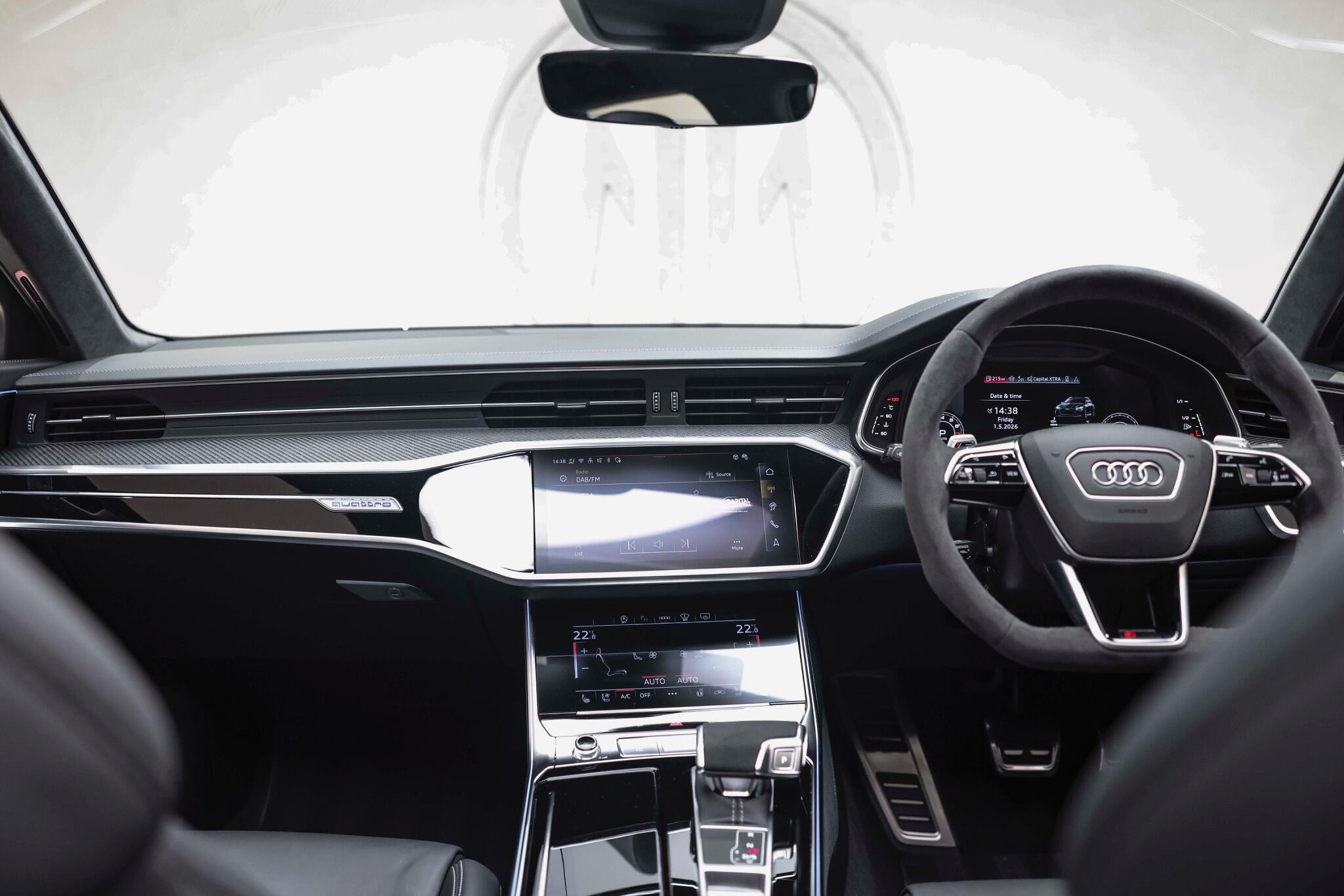 Audi RS6 Avant view 47