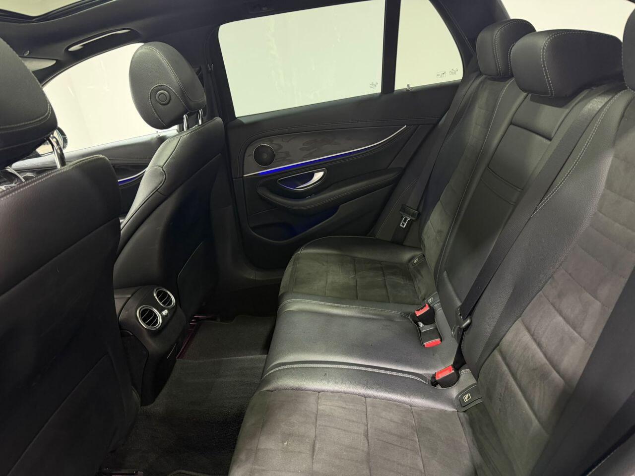 Mercedes-Benz E-Class view 39