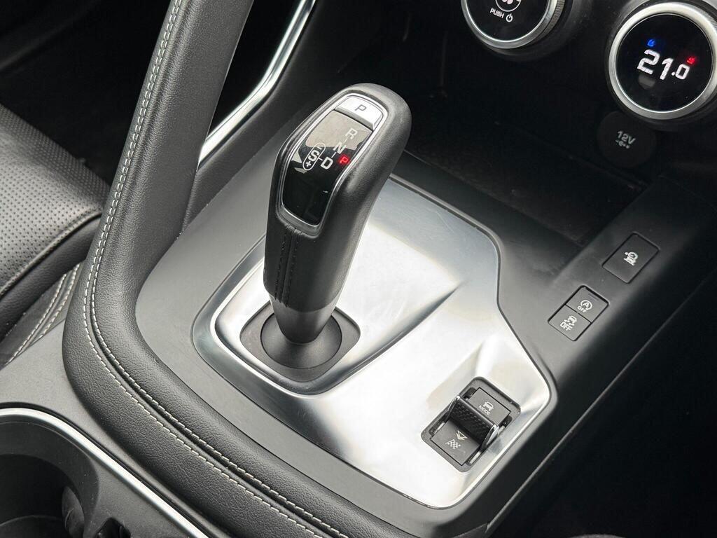 Jaguar E-Pace view 39