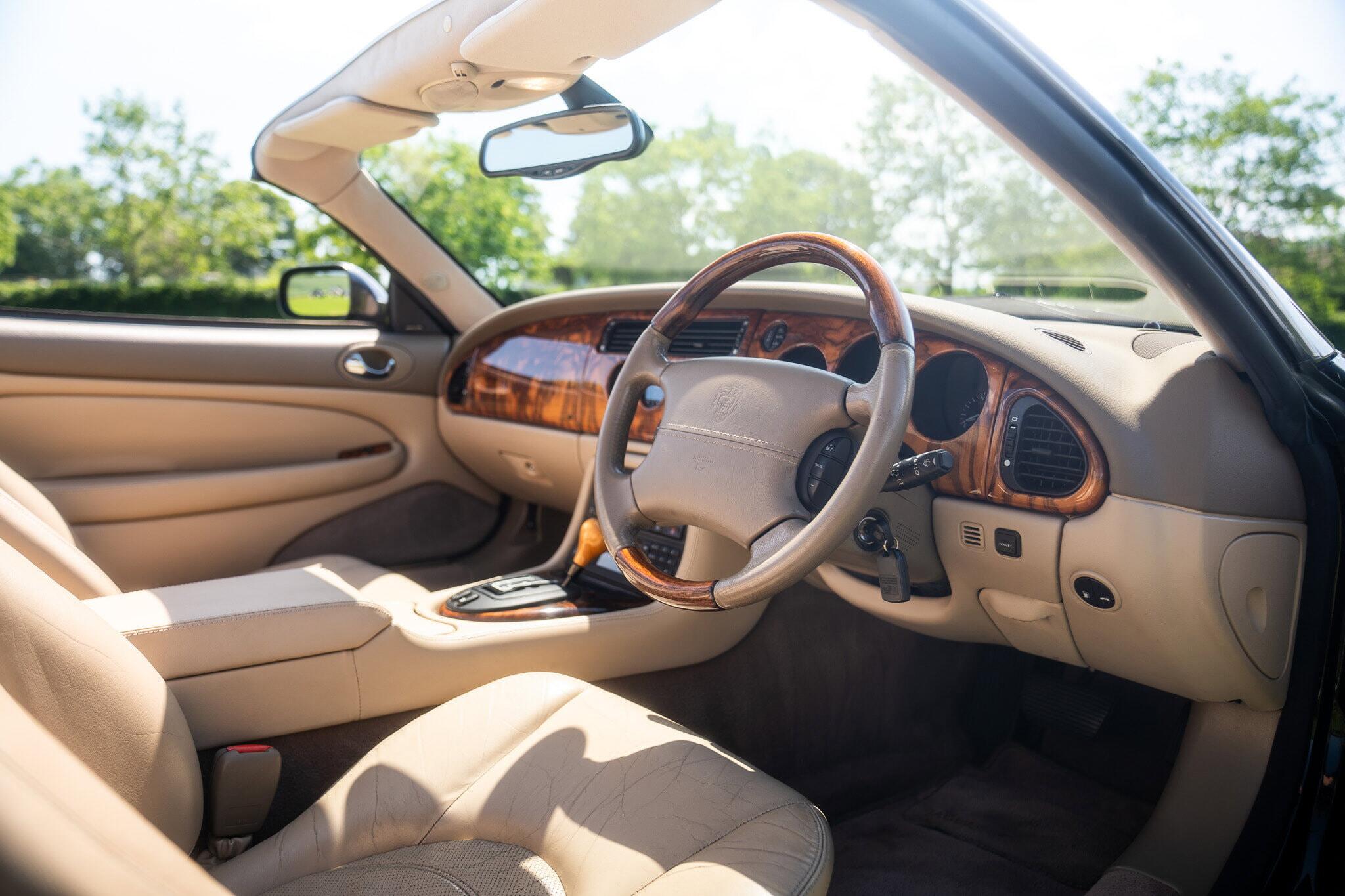 Jaguar XKR view 19