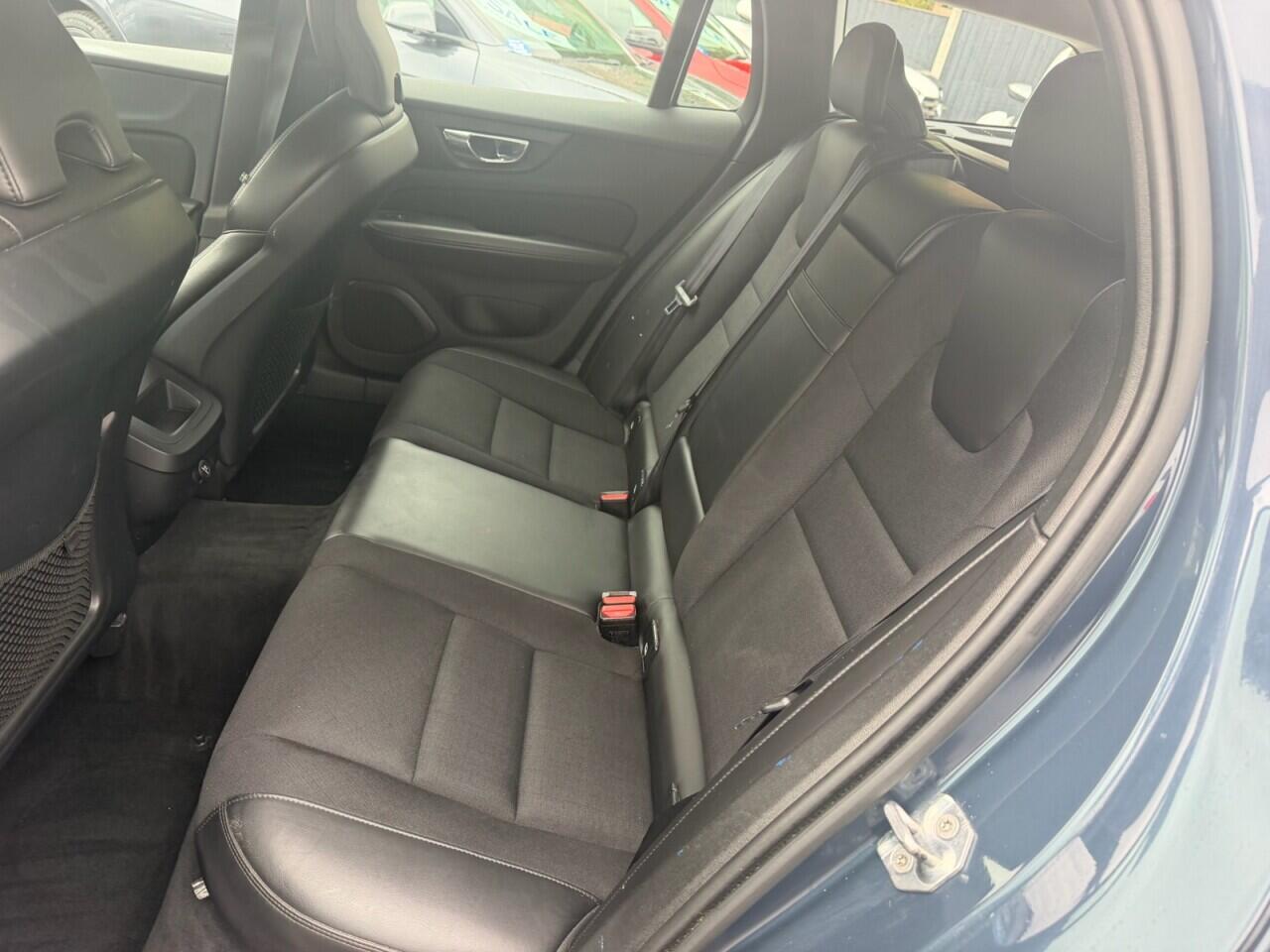 Volvo V60 view 19