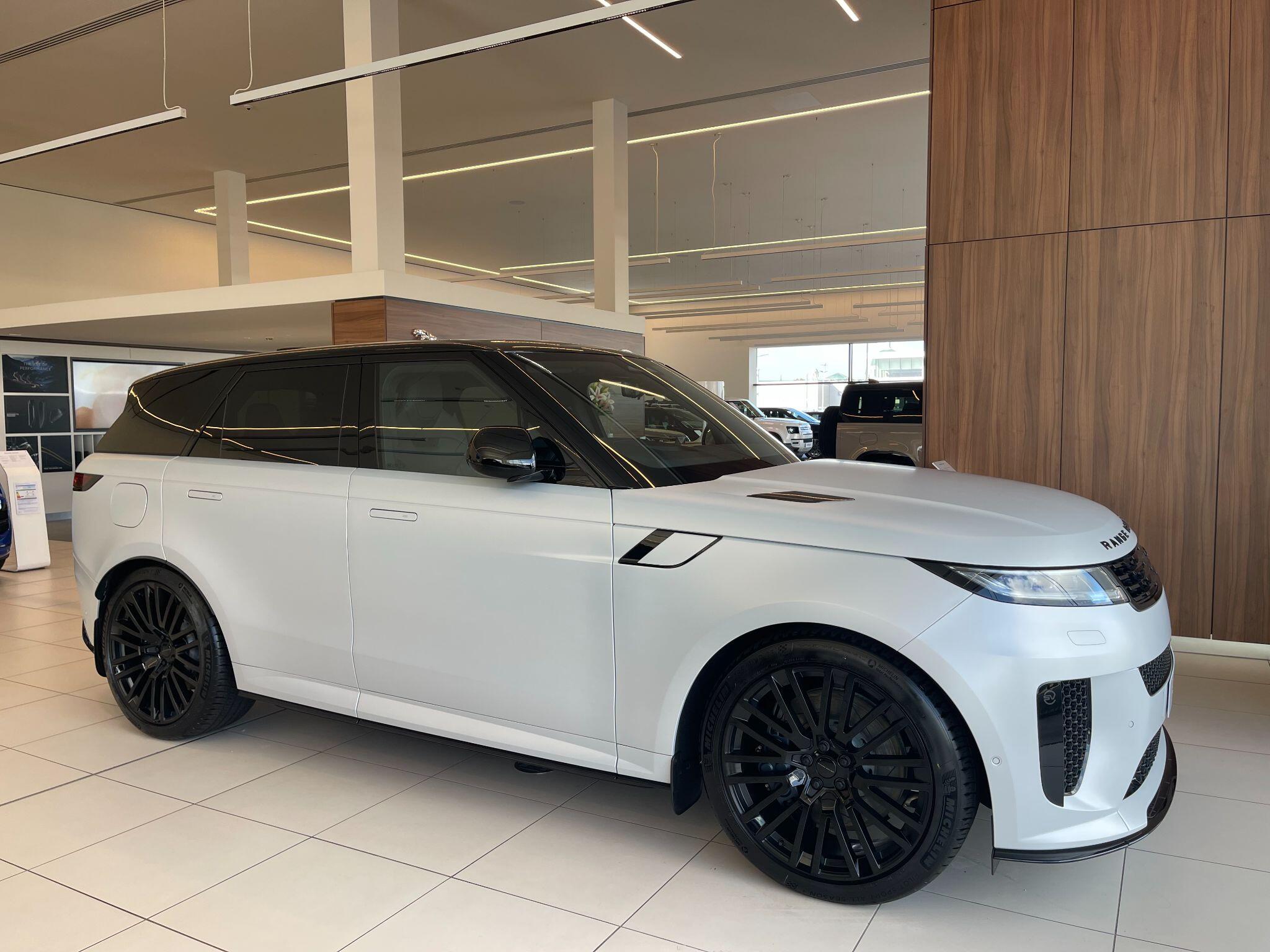 Land Rover Range Rover Sport view 3