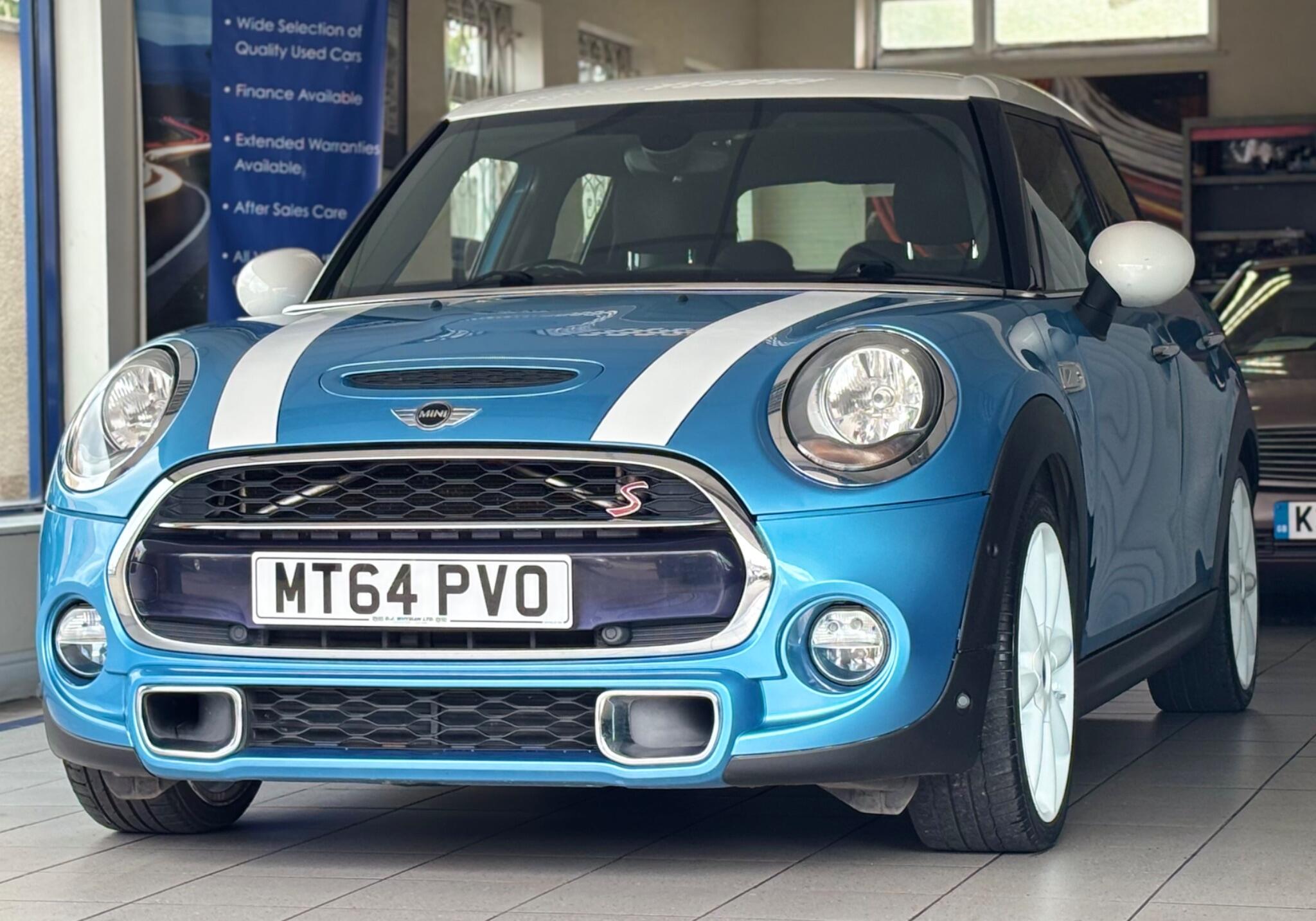 Mini Hatch view 6