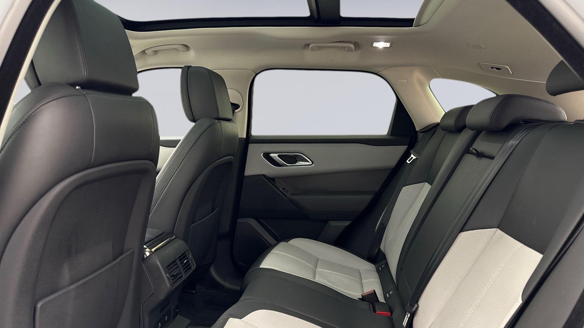 Land Rover Range Rover Velar view 4