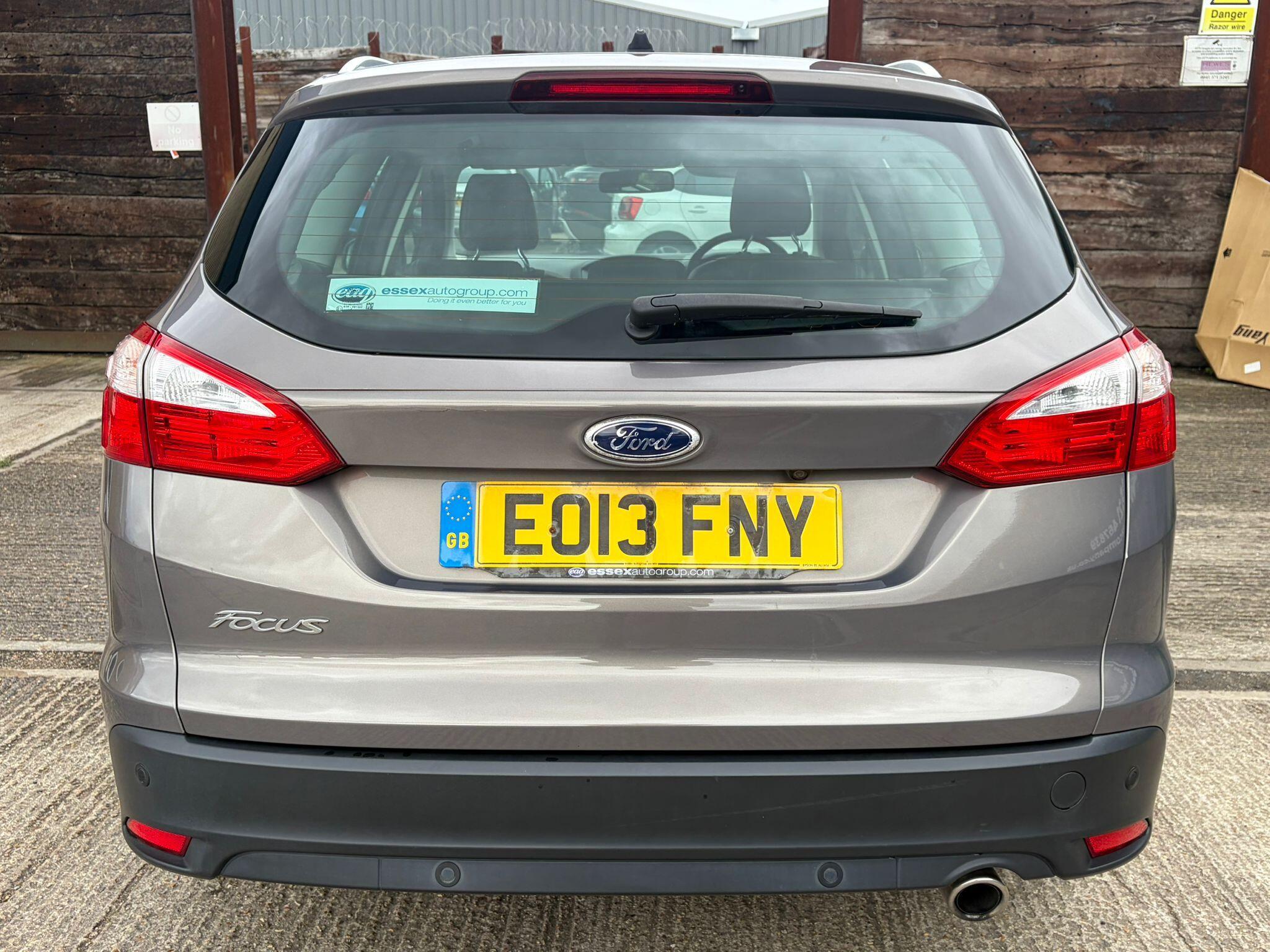 Ford Focus view 6