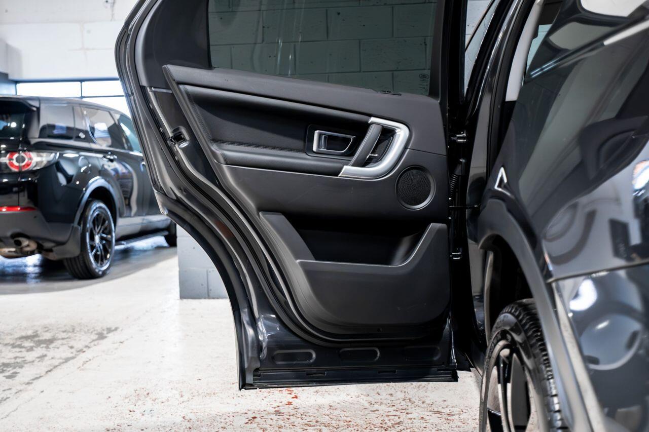 Land Rover Discovery Sport view 15