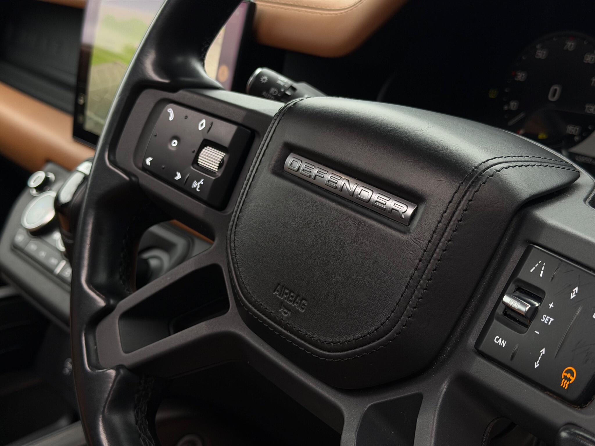 Land Rover Defender view 29