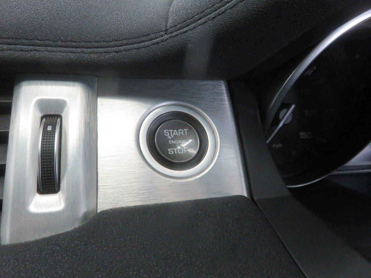Land Rover Range Rover Evoque view 39