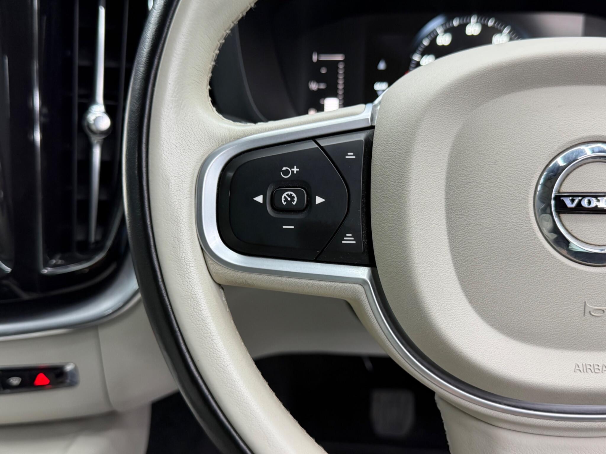 Volvo XC60 view 20