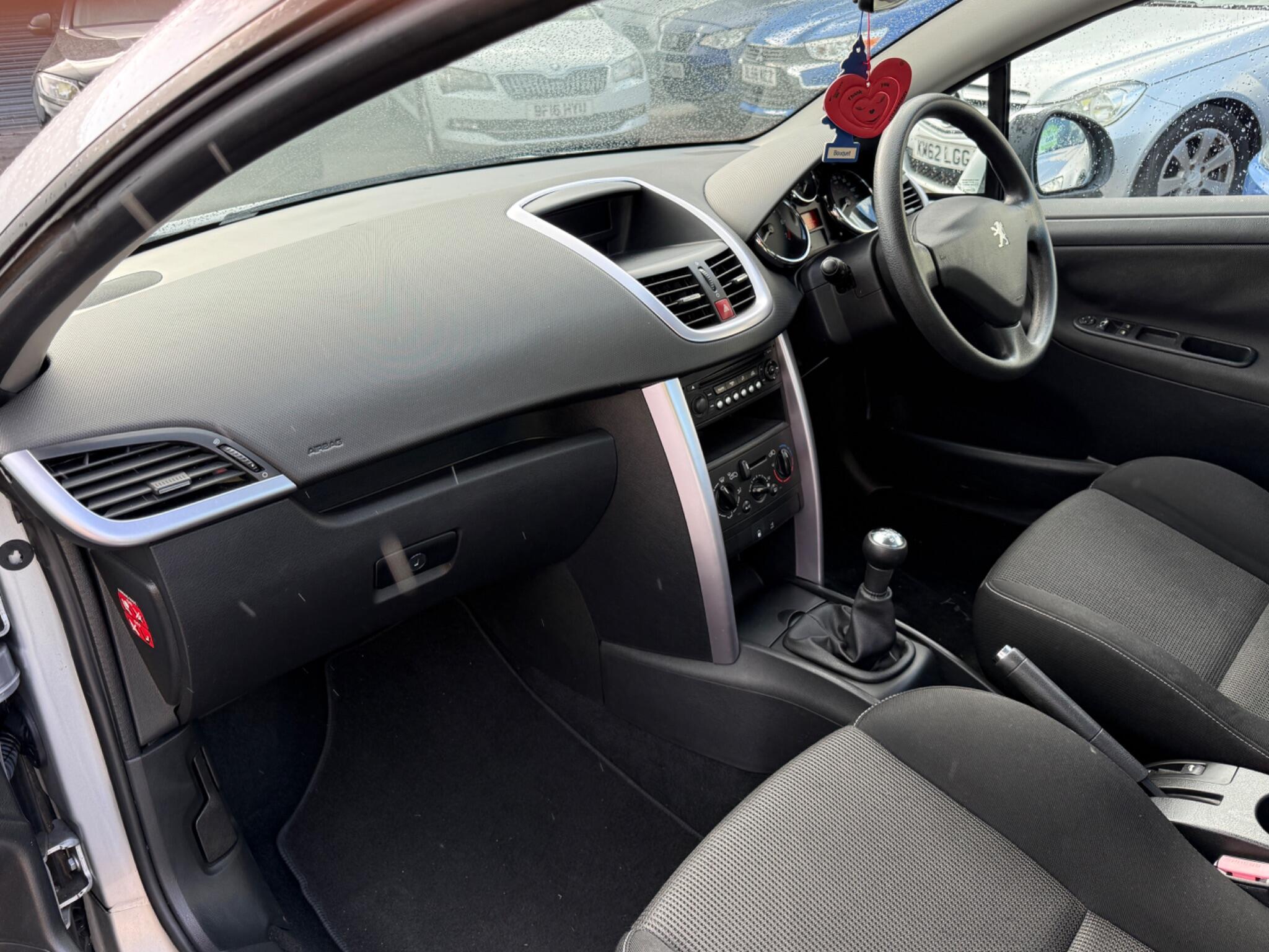 Peugeot 207 CC - Image 21