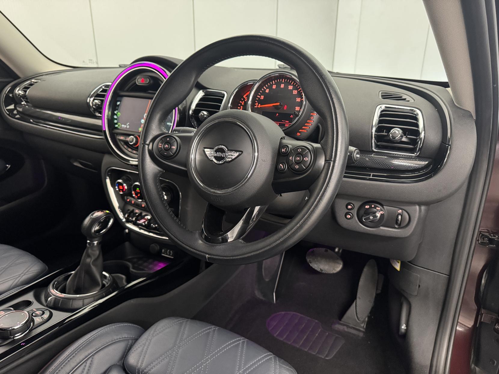 Mini Clubman view 60