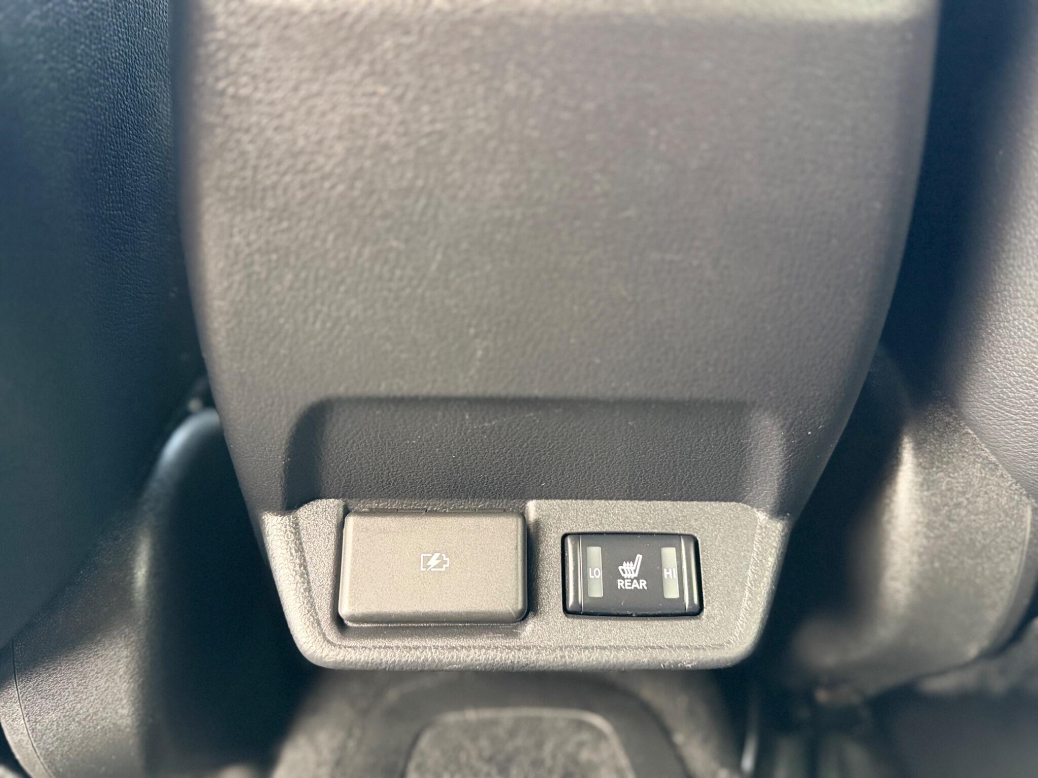 Nissan Leaf view 25