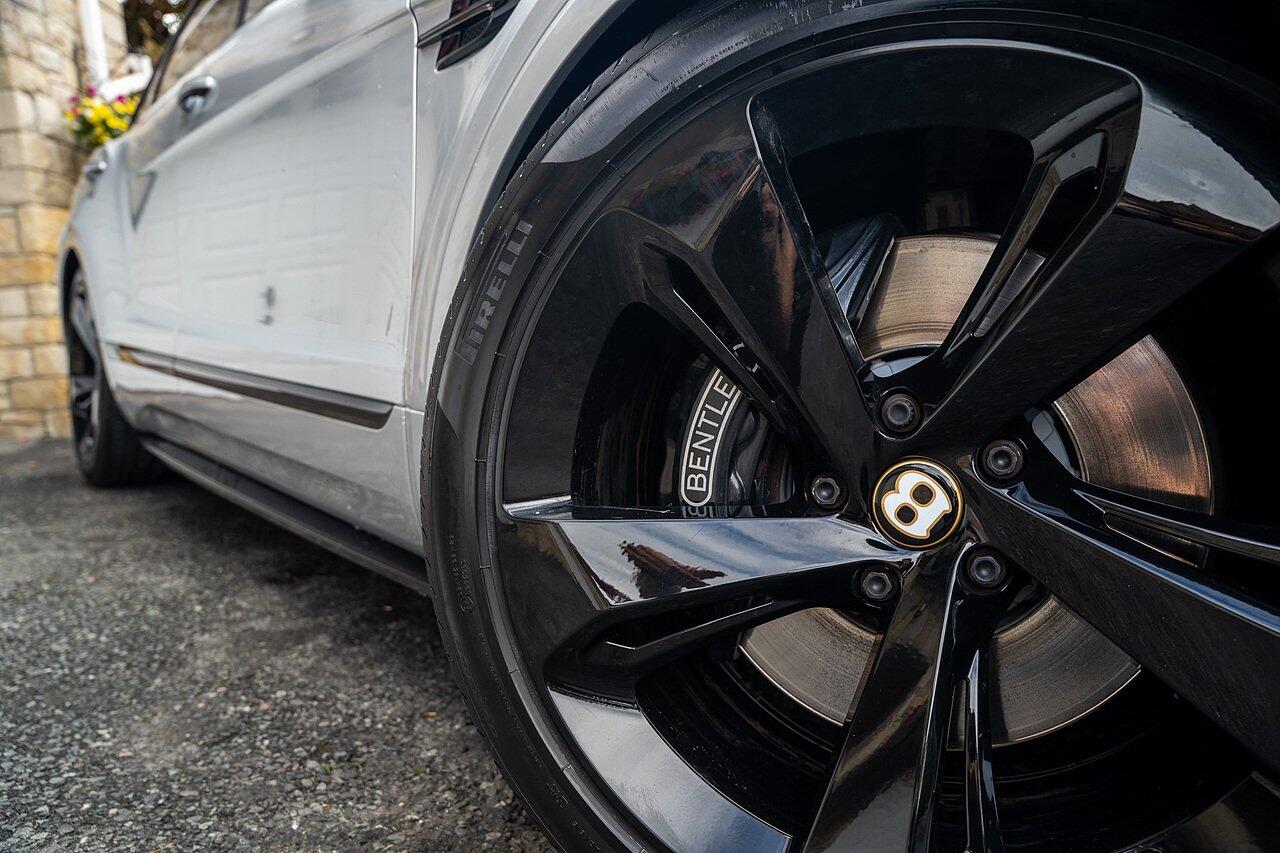 Bentley Bentayga view 26