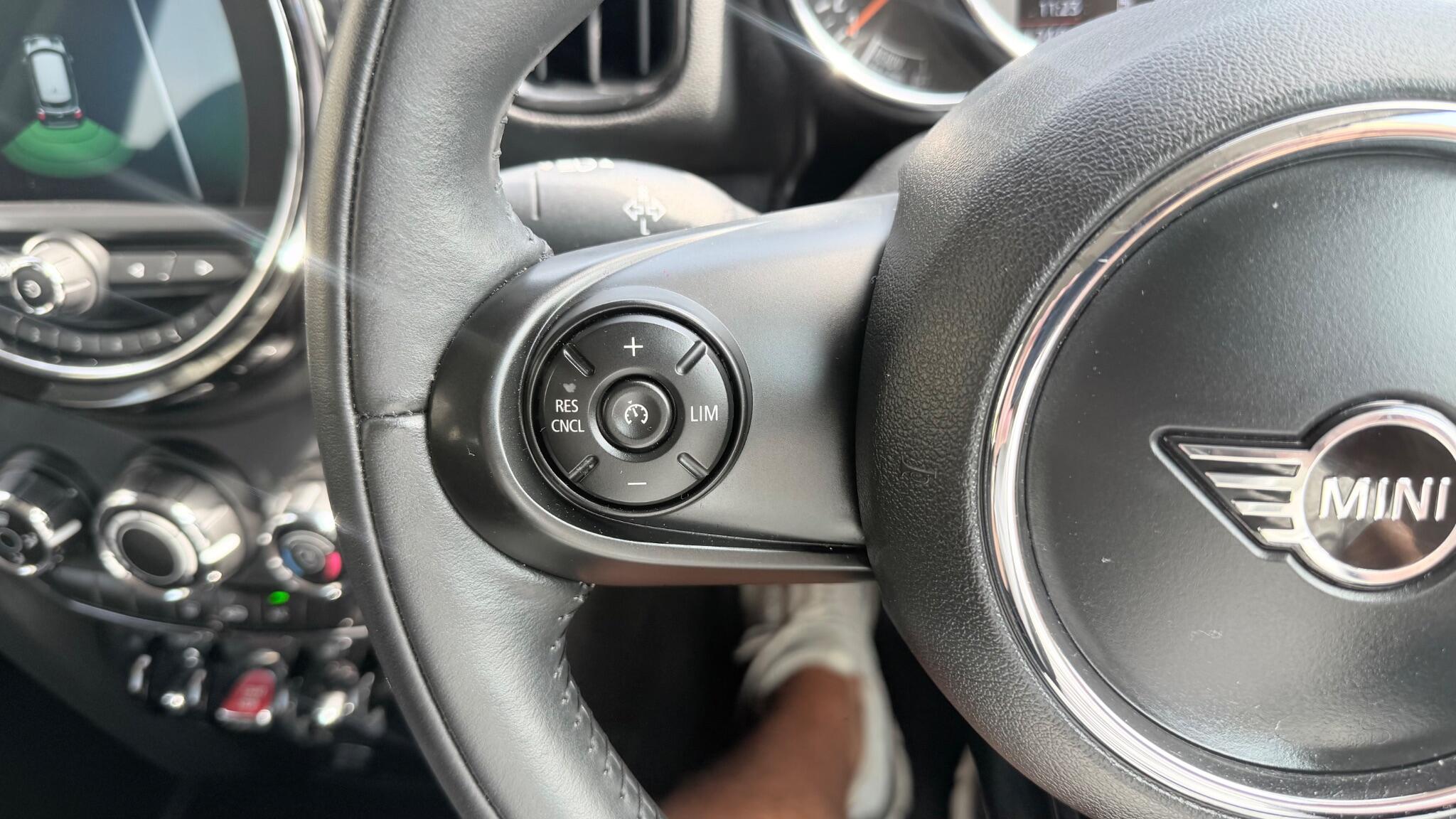 Mini Countryman view 44