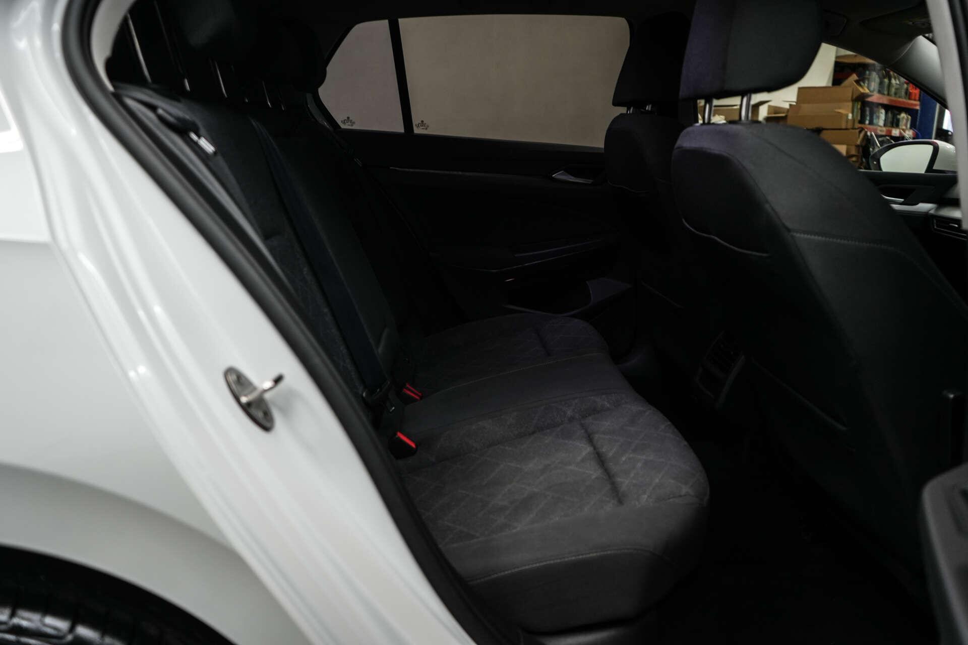 Volkswagen Golf view 18