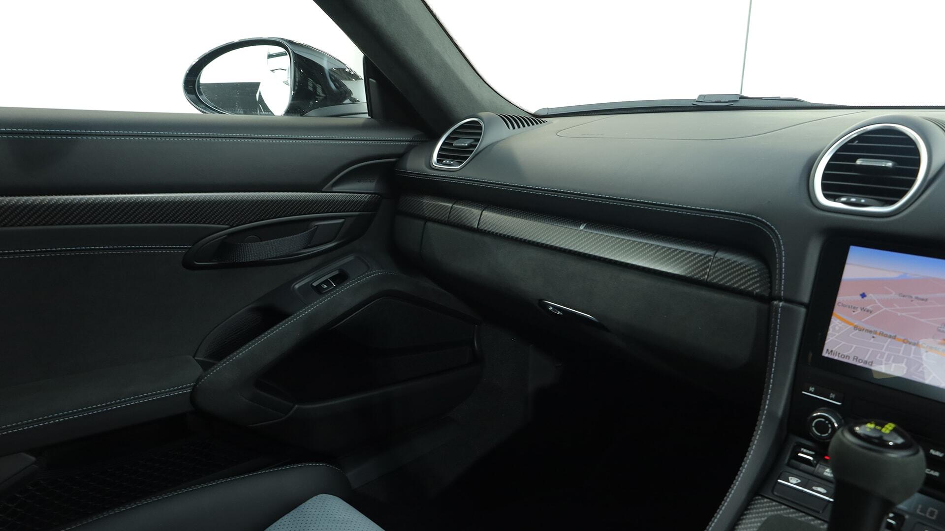Porsche Cayman view 13