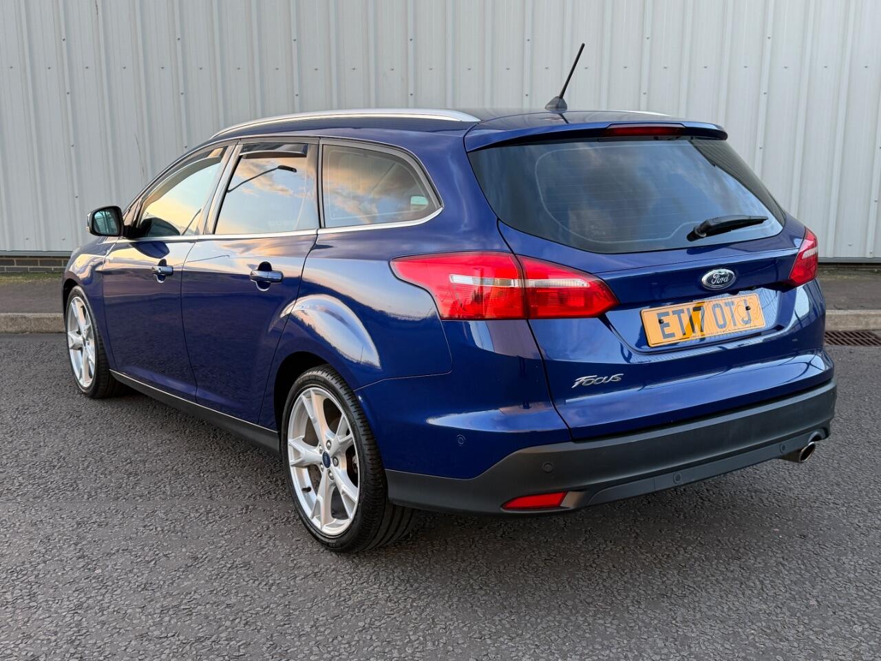 Ford Focus view 7