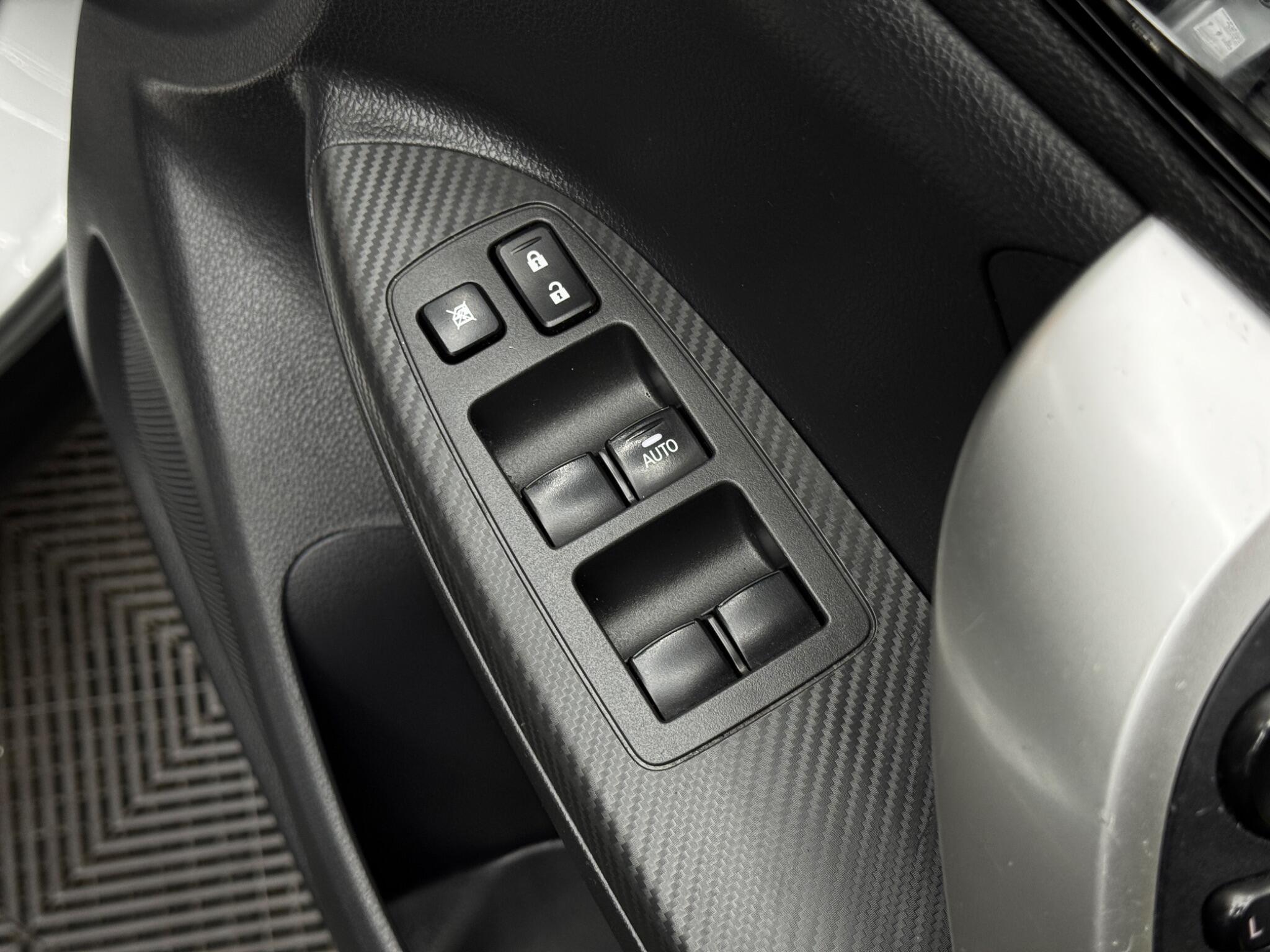 Mitsubishi Eclipse Cross view 37