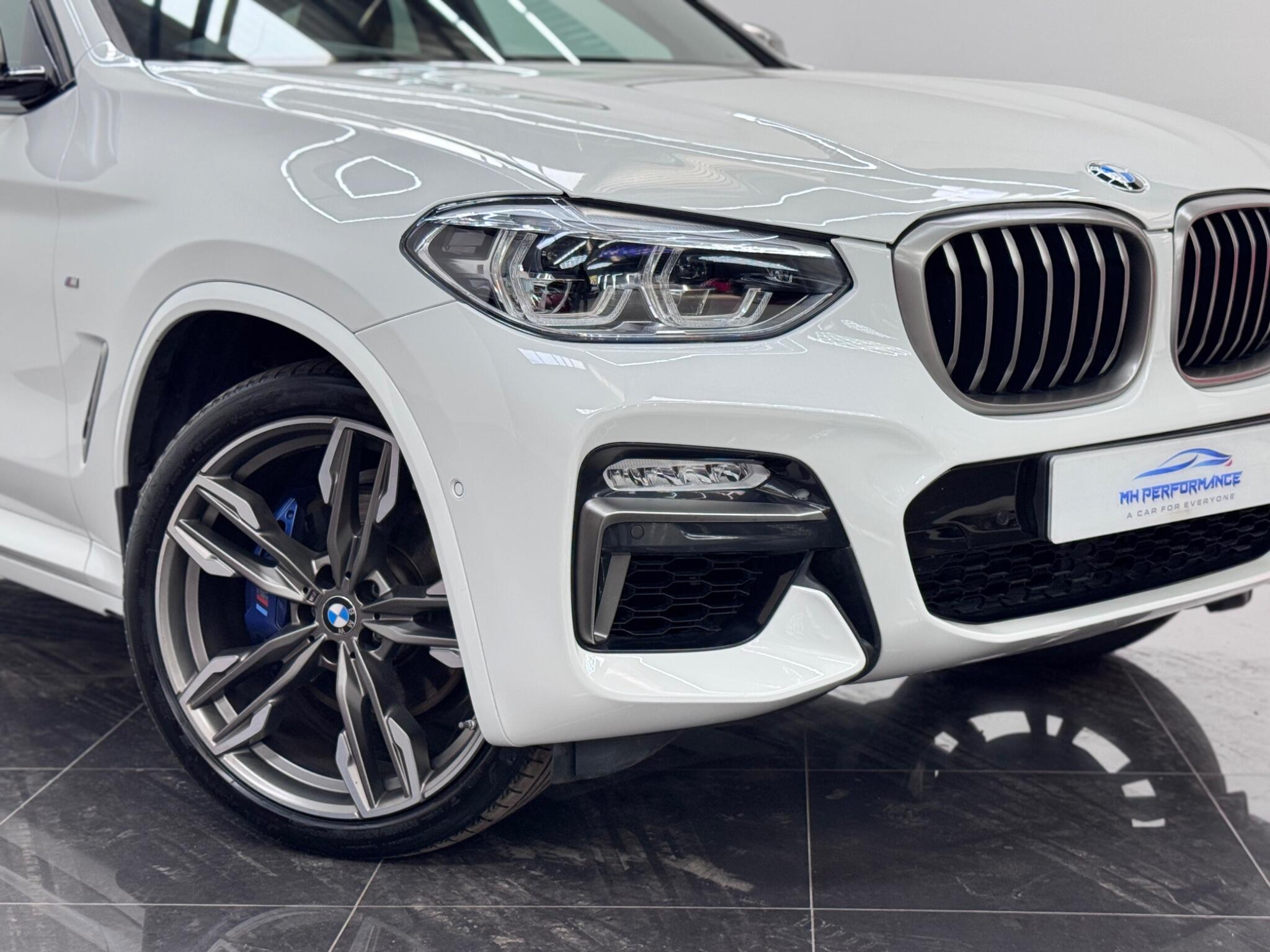 BMW X4 view 10