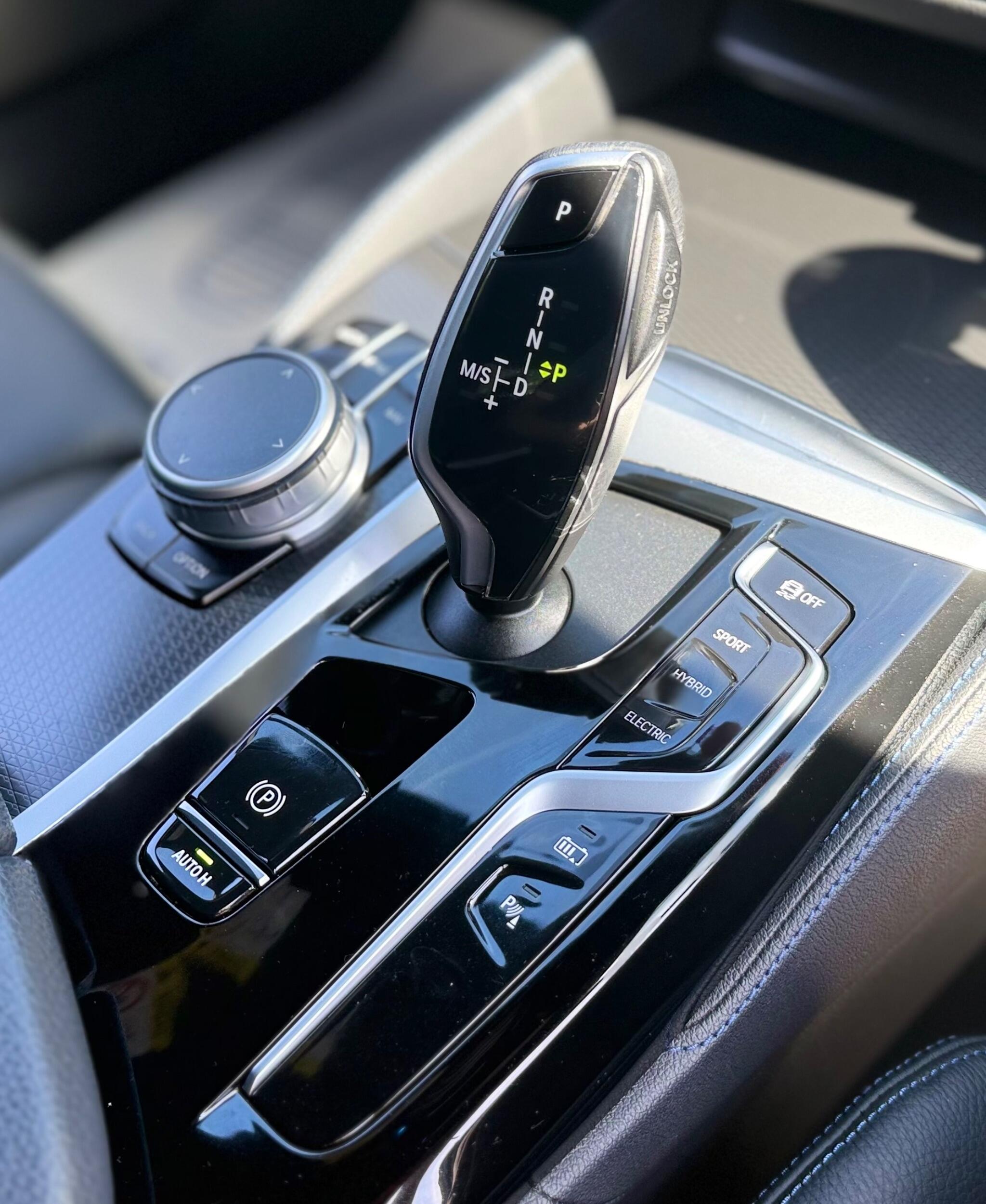 BMW 5 Series view 12