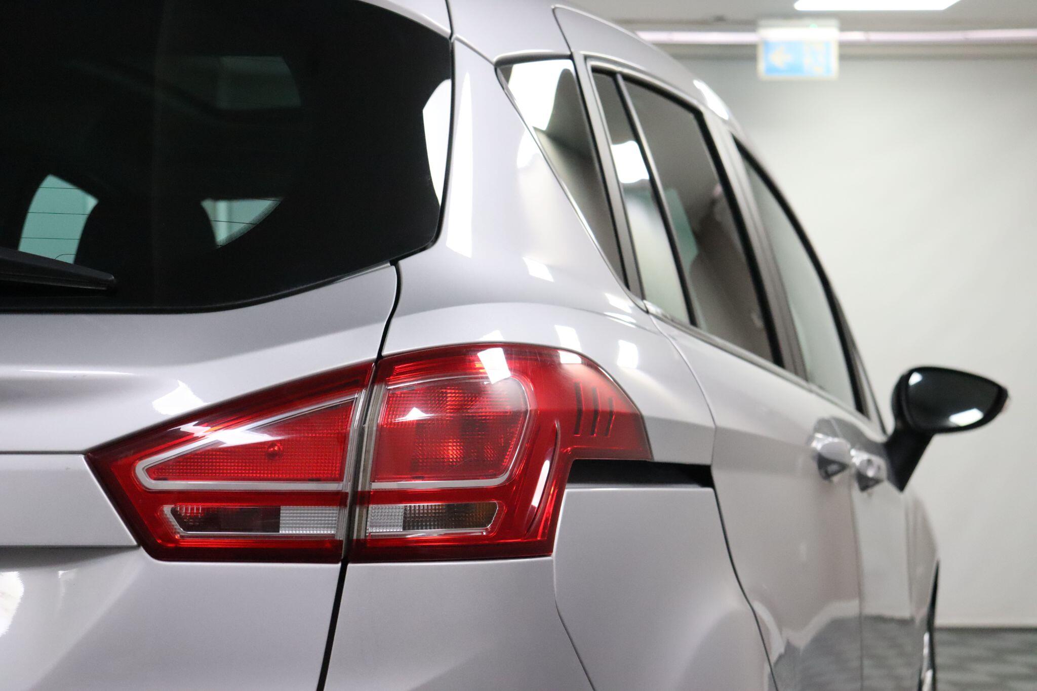 Ford B-Max view 28
