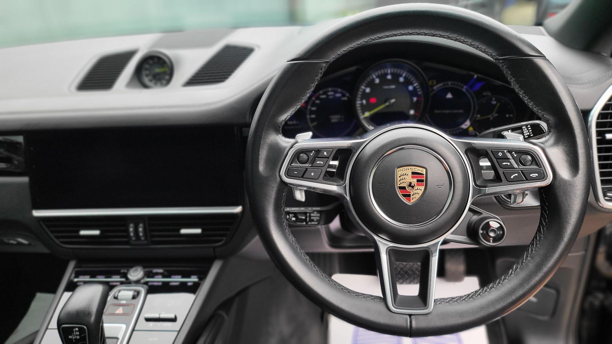 Porsche Cayenne view 28