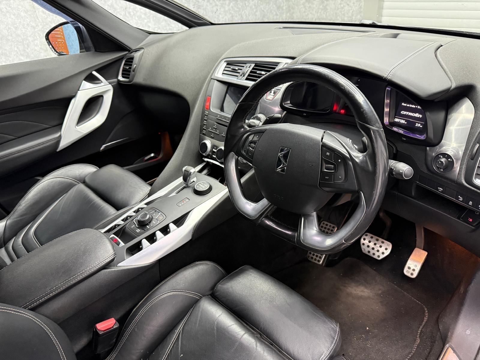Citroen DS5 view 2