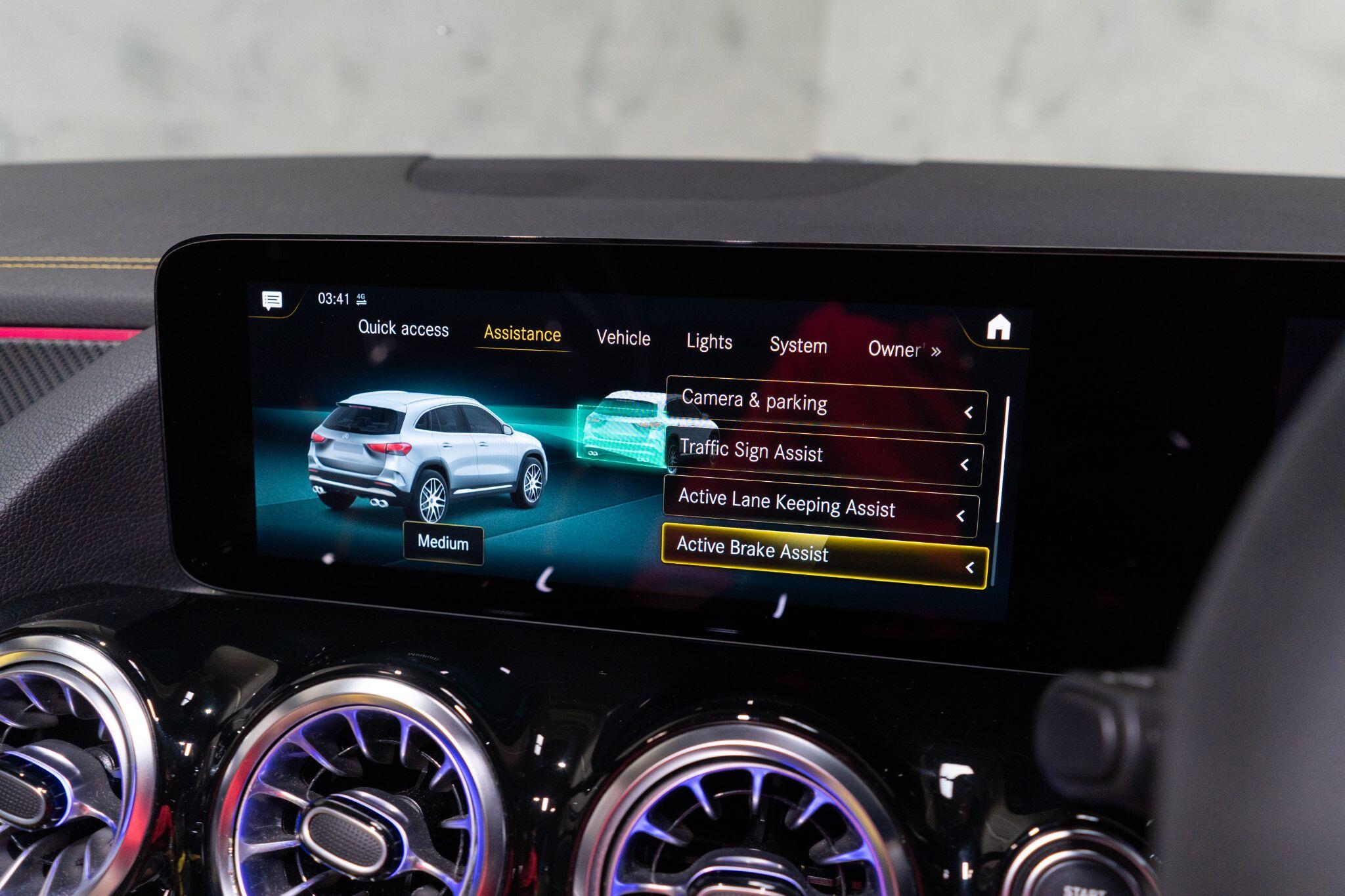 Mercedes-Benz Gla view 25