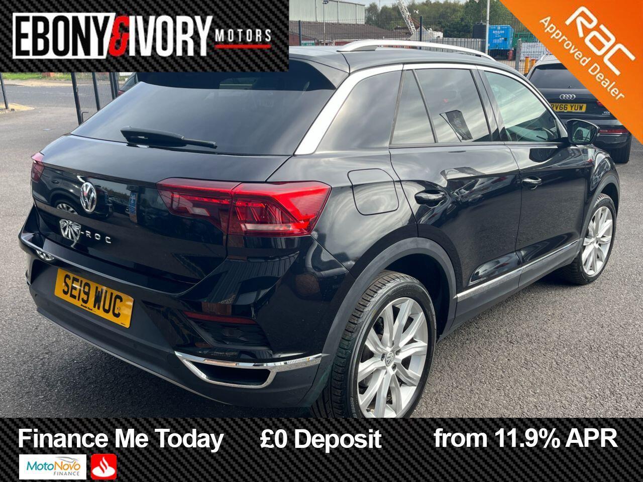 Volkswagen T-Roc view 5