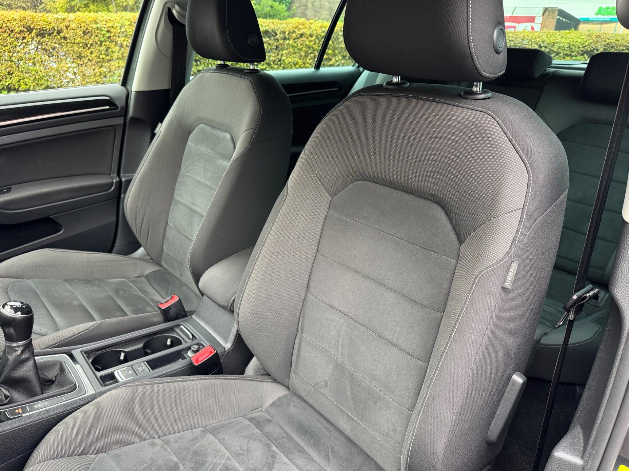 Volkswagen Golf view 47