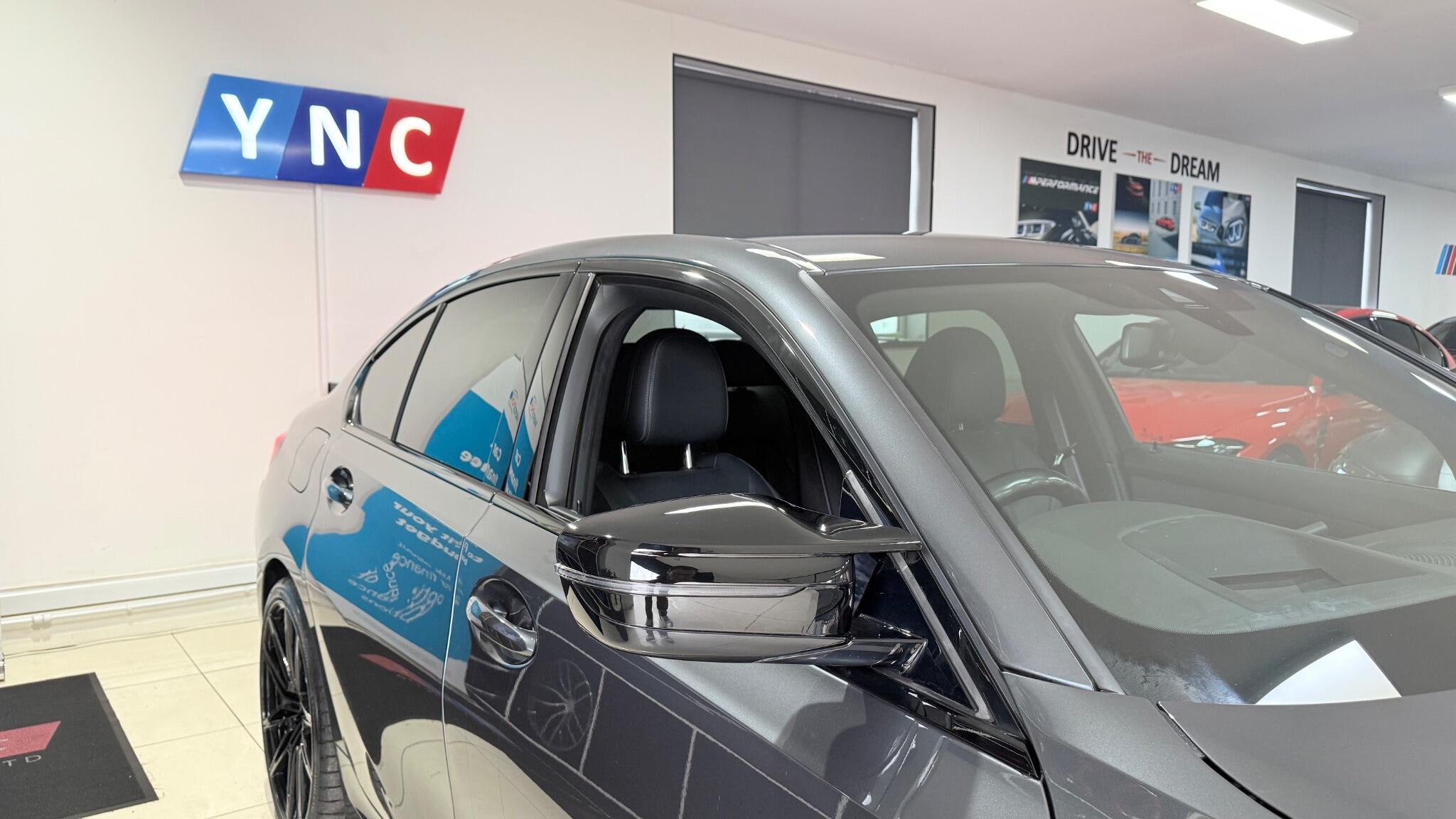 BMW 3 Series view 44