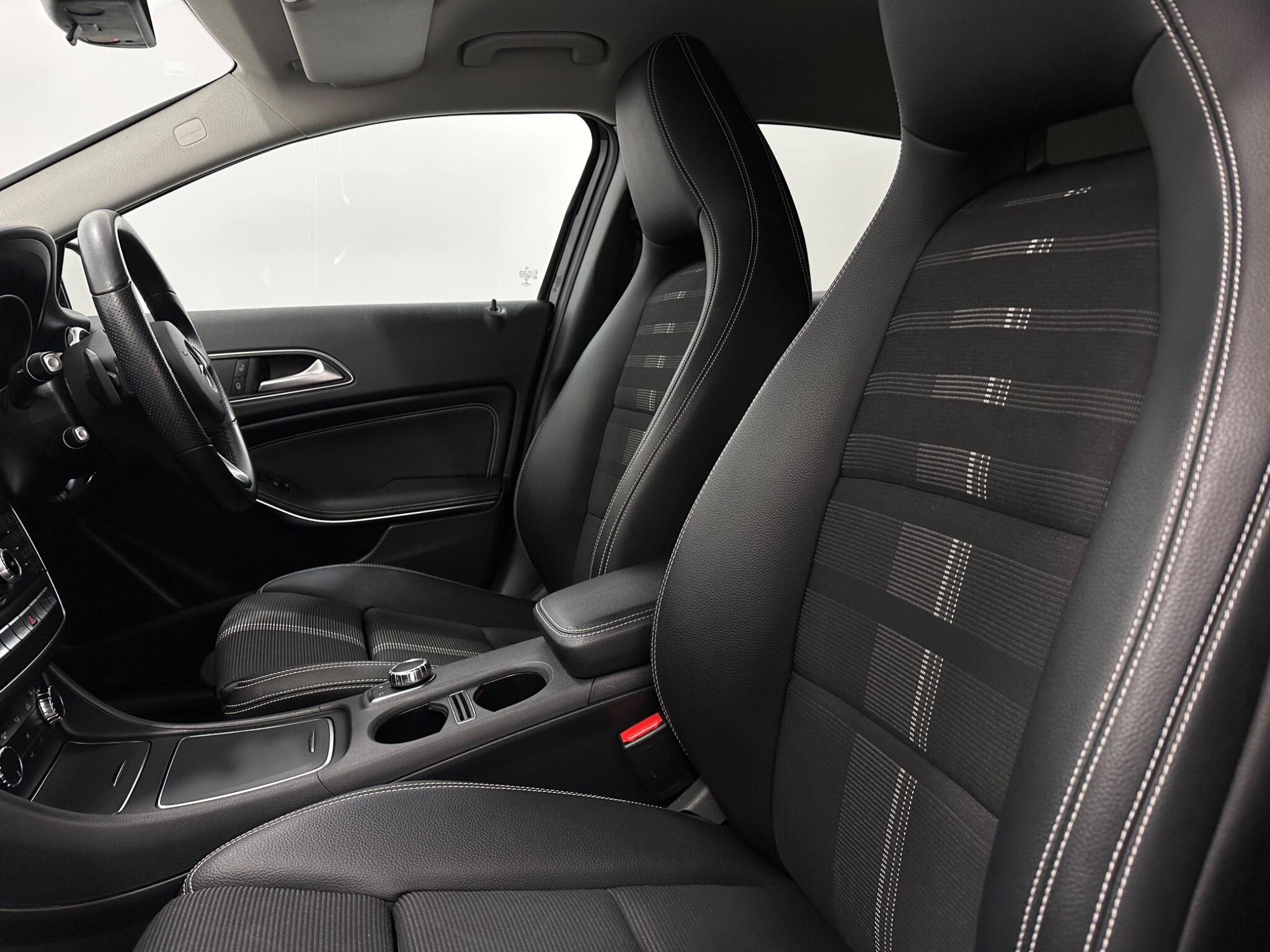 Mercedes-Benz Gla view 35