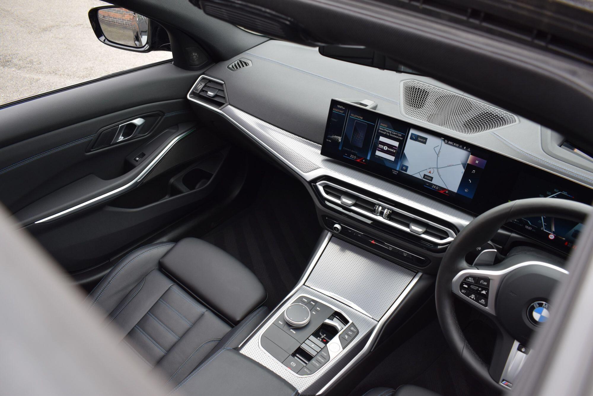 BMW 3 Series view 19
