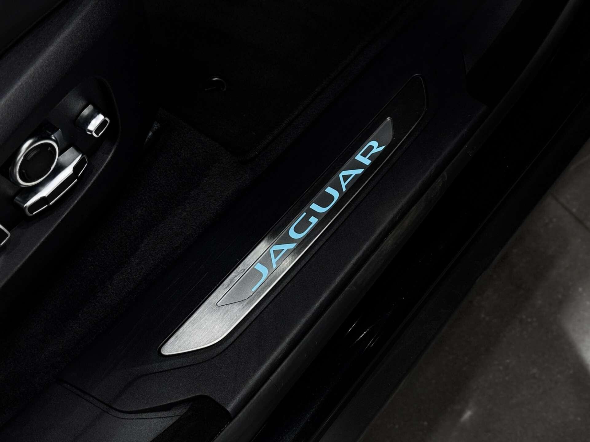 Jaguar F-Pace view 35