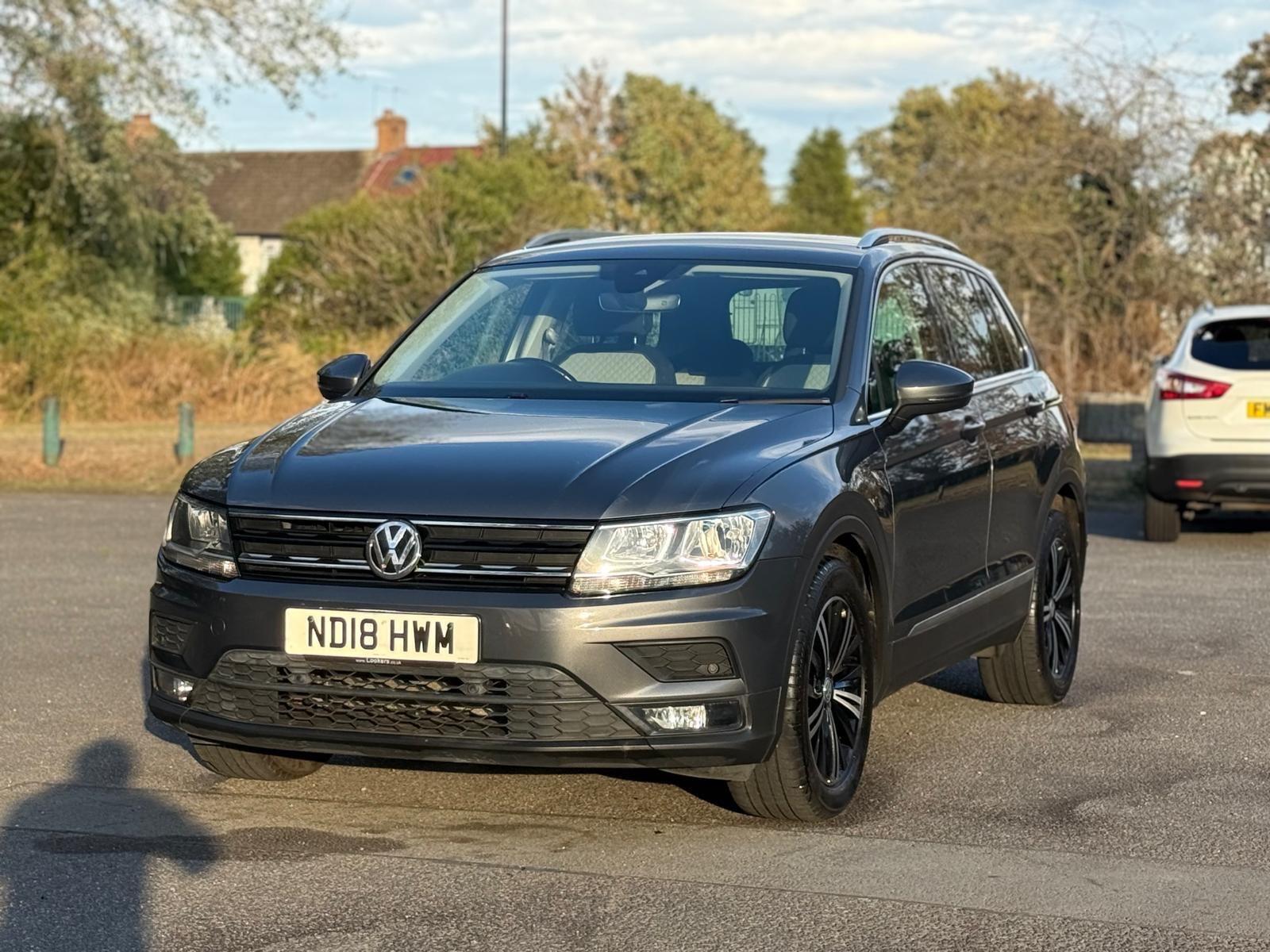 Volkswagen Tiguan view 4