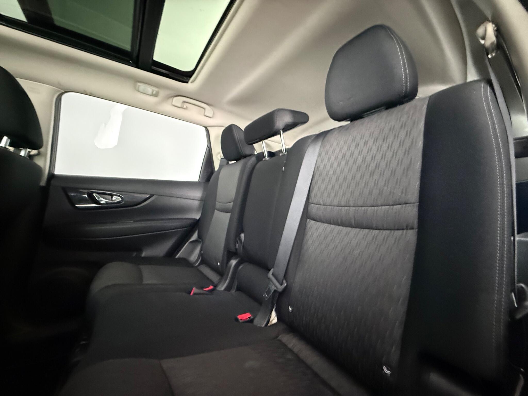 Nissan X-Trail view 28