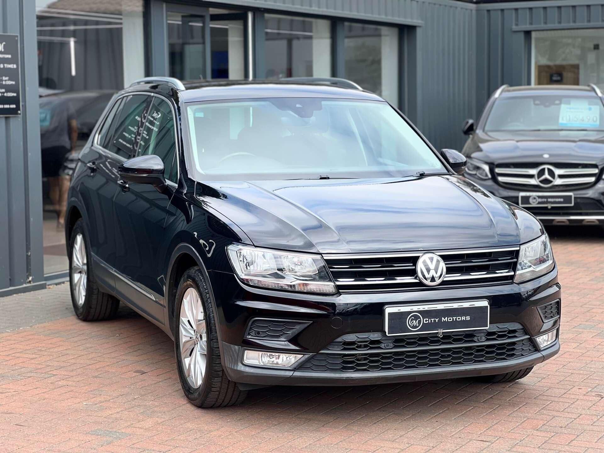Volkswagen Tiguan view 5