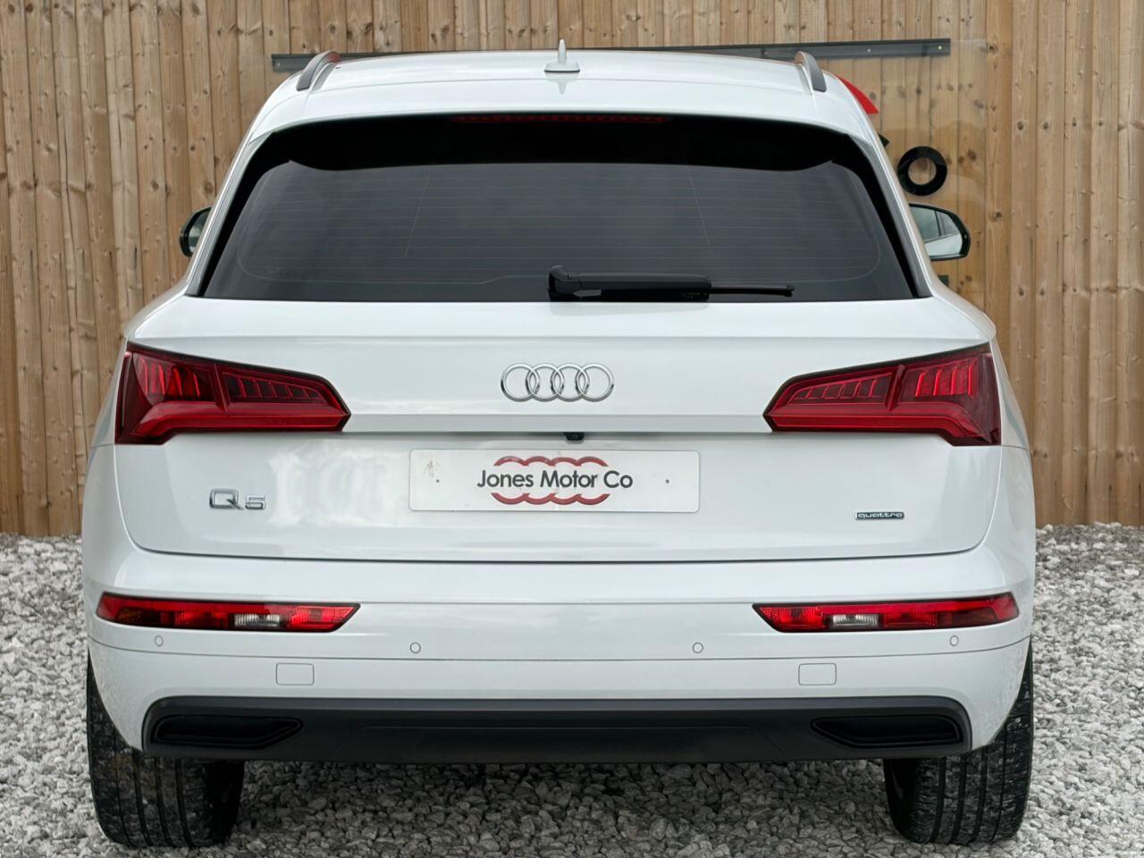 Audi Q5 view 5