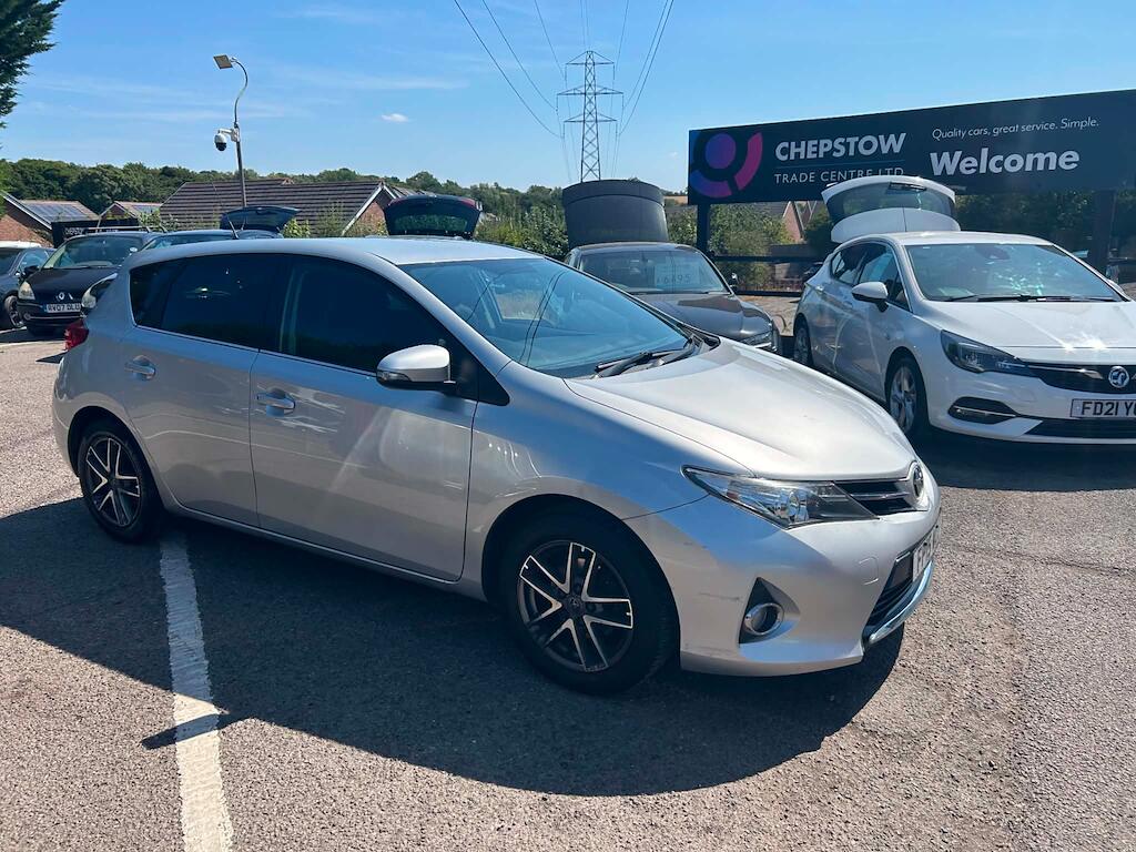 2015 Toyota Auris in Silver for sale