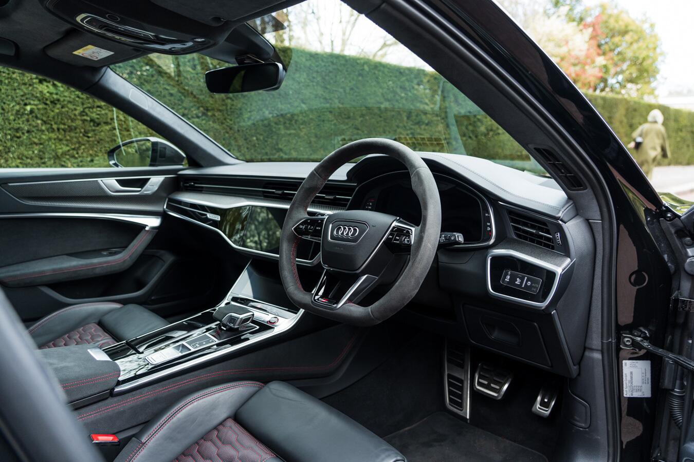 Audi RS6 Avant view 29