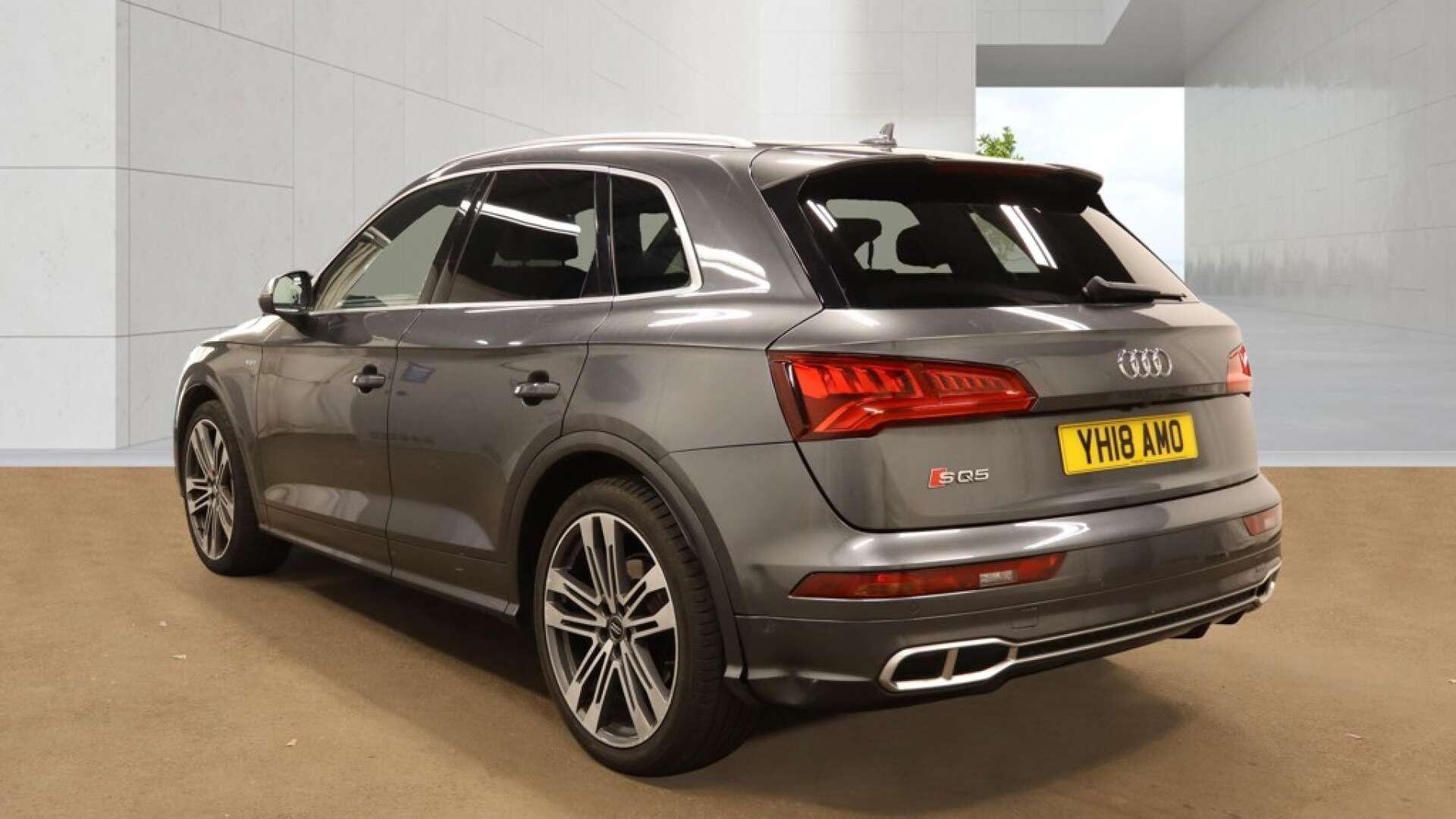 Audi SQ5 view 4